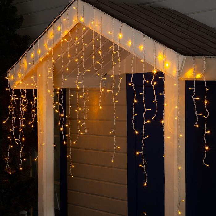 

Гирлянда «Бахрома» 3  0.9 м, IP44, УМС, белая нить, 232 LED, свечение жёлтое, 220 В