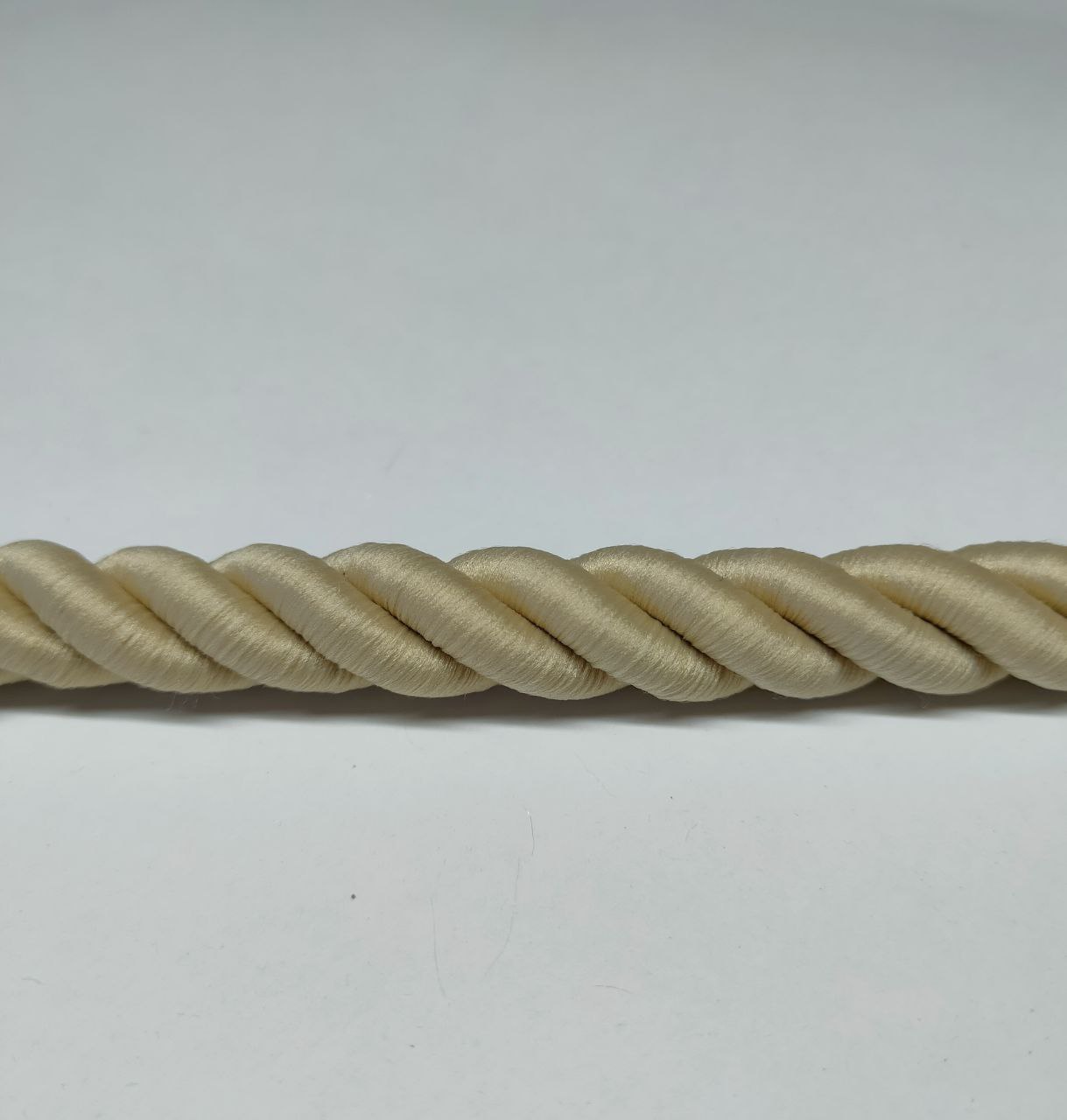 

Шнур декоративный idealtex Ш-6-12.0 , длина 6 м, диаметр 12 мм, Бежевый, 12.0