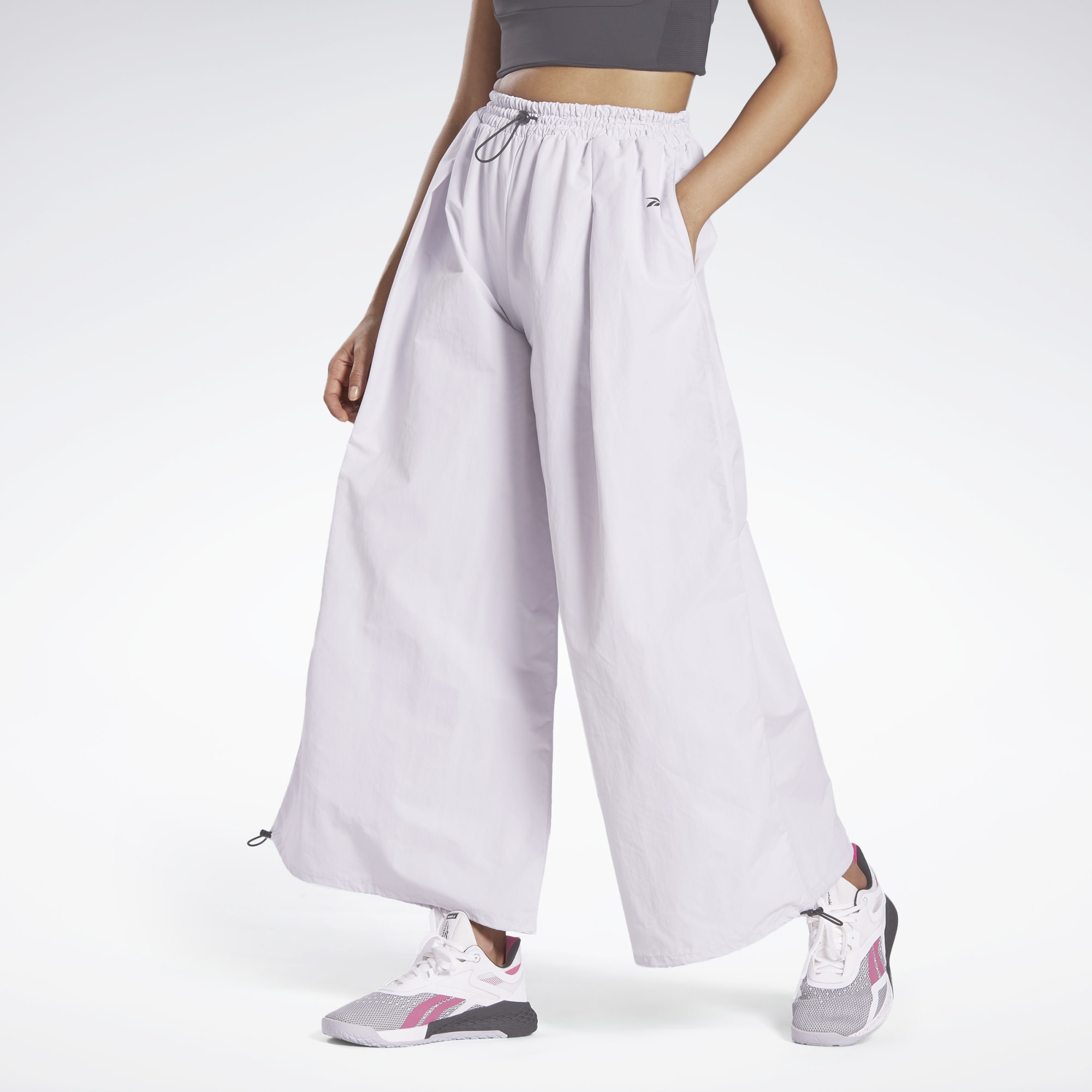 Брюки wide leg. Спортивные брюки wide Leg Woven. Брюки рибок женские широкие fu2518. Reebok wide Leg Woven Pants. Штаны Reebok fu2518.