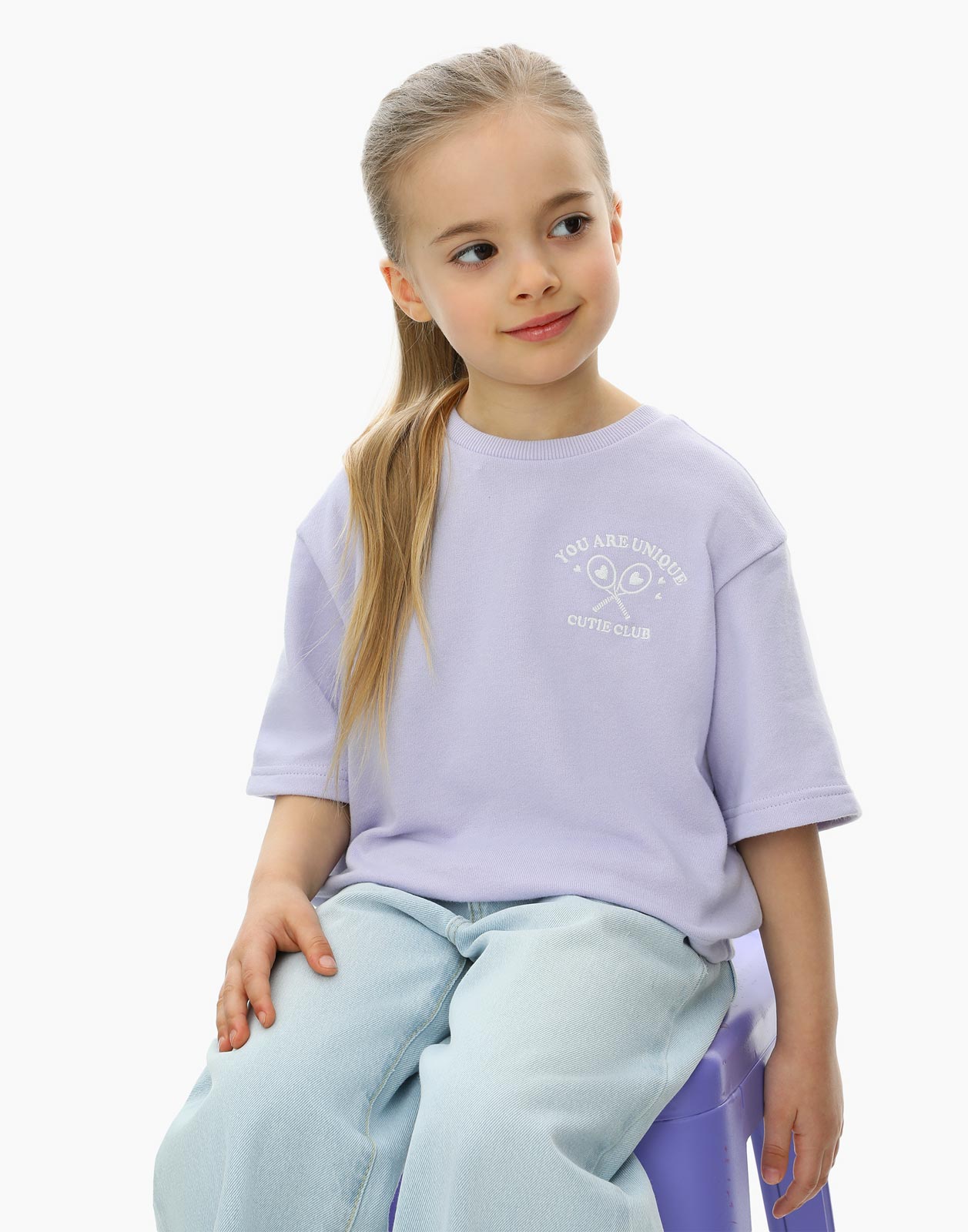 Сиреневая укороченная футболка с надписями для девочки 3-4г/104