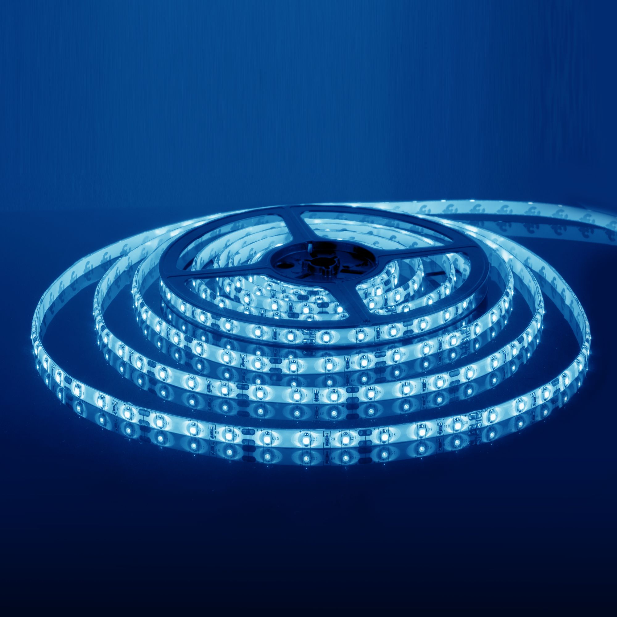 фото Лента светодиодная elektrostandard 60led 14,4w ip65 синий (5050 24v 60led 14,4w ip65)