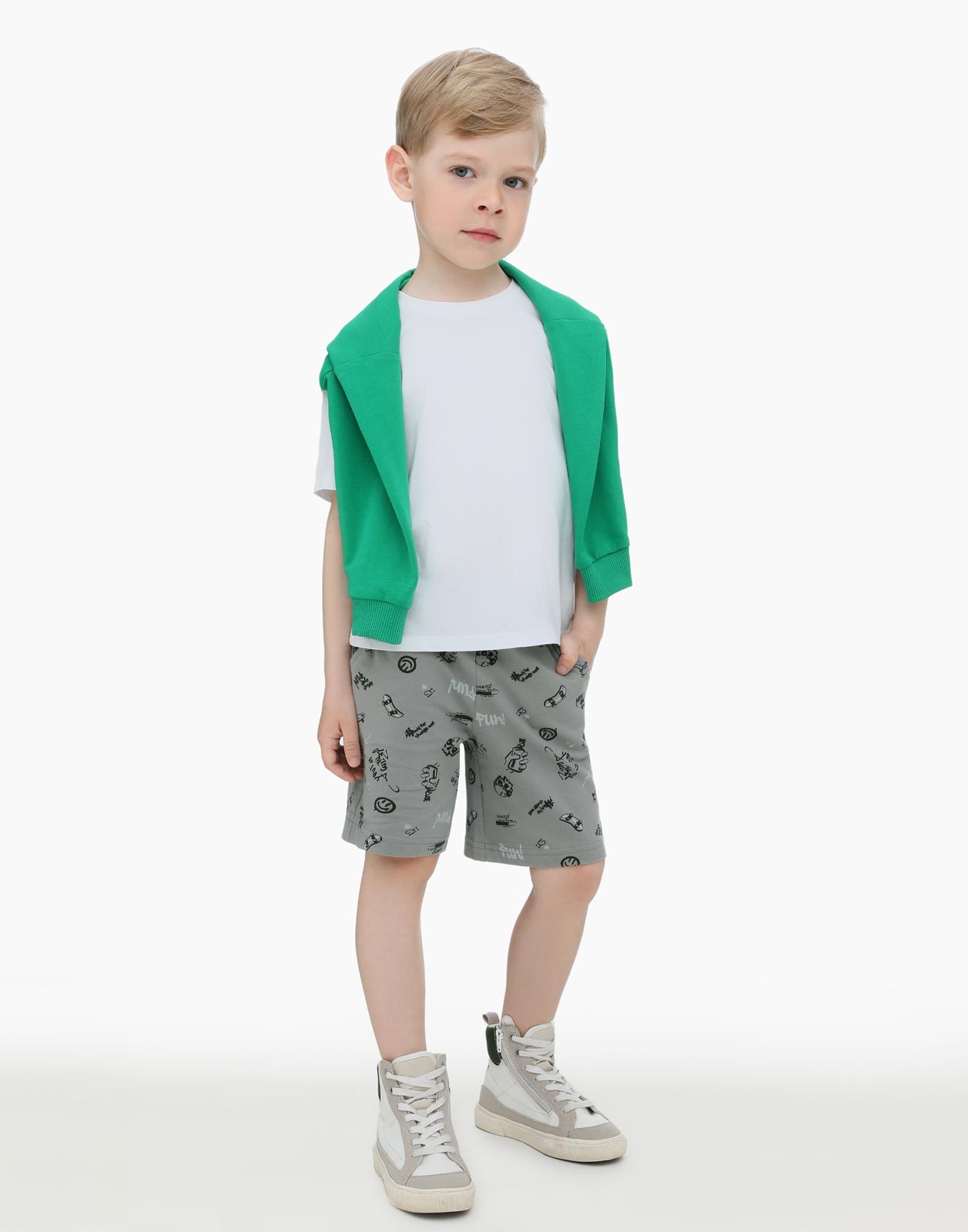 Серые спортивные шорты с принтом для мальчика р.110