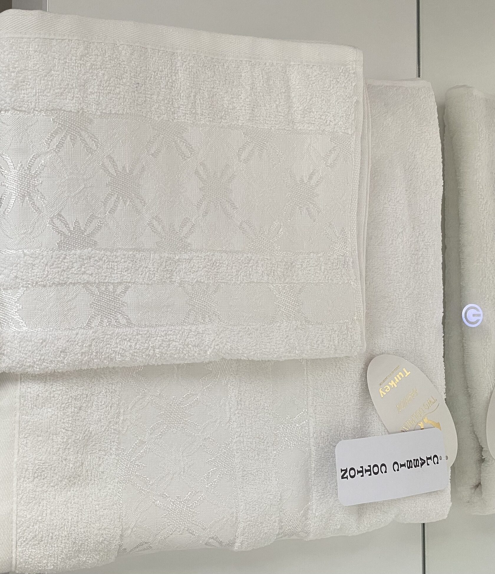 Комплект из двух полотенец TWO DOLPHINS - Белый 1700₽