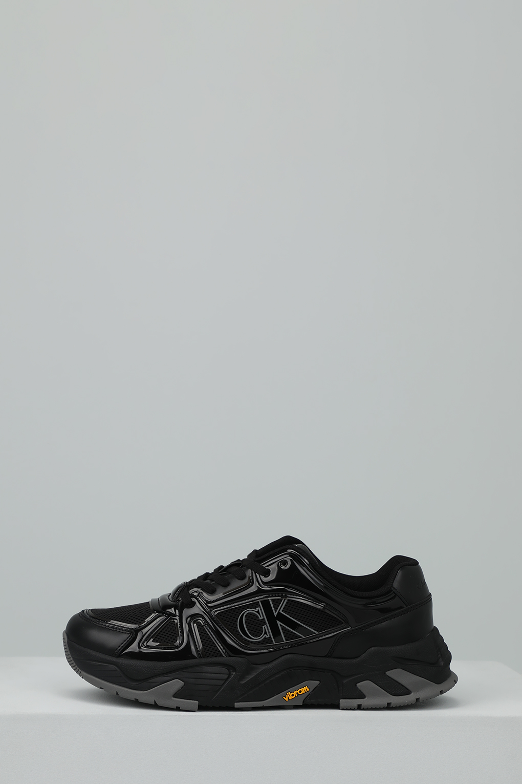 

Кроссовки мужские Calvin Klein YM0YM00917 черные 45 EU, Черный, YM0YM00917
