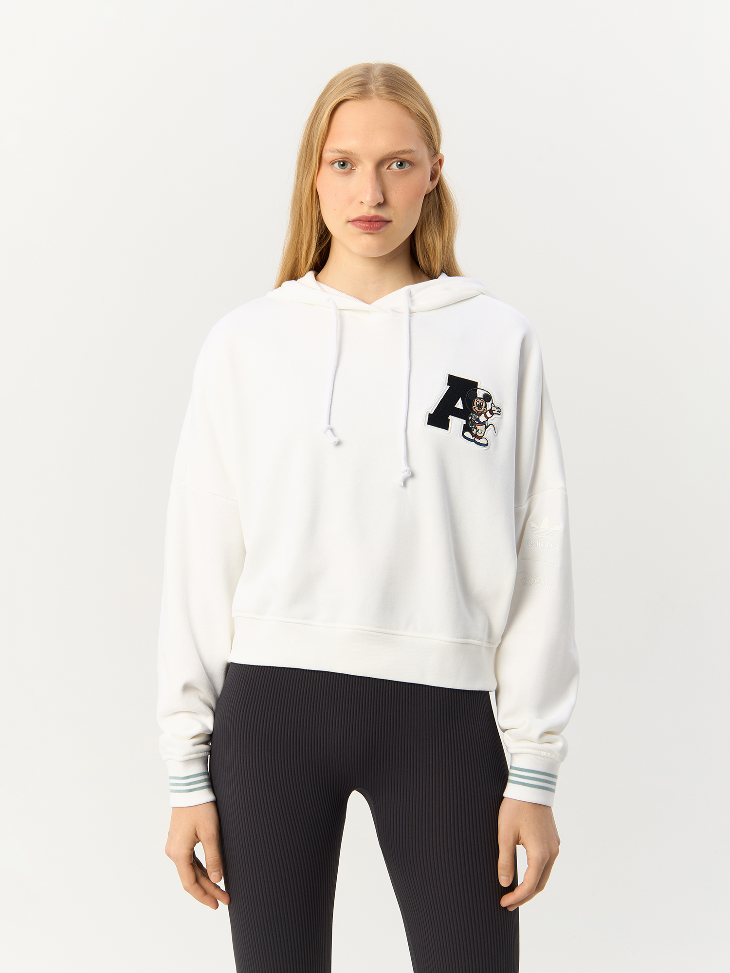 

Худи женское Adidas Short Disney Hoodie HL9055 белое 40 EU, Белый, Short Disney Hoodie