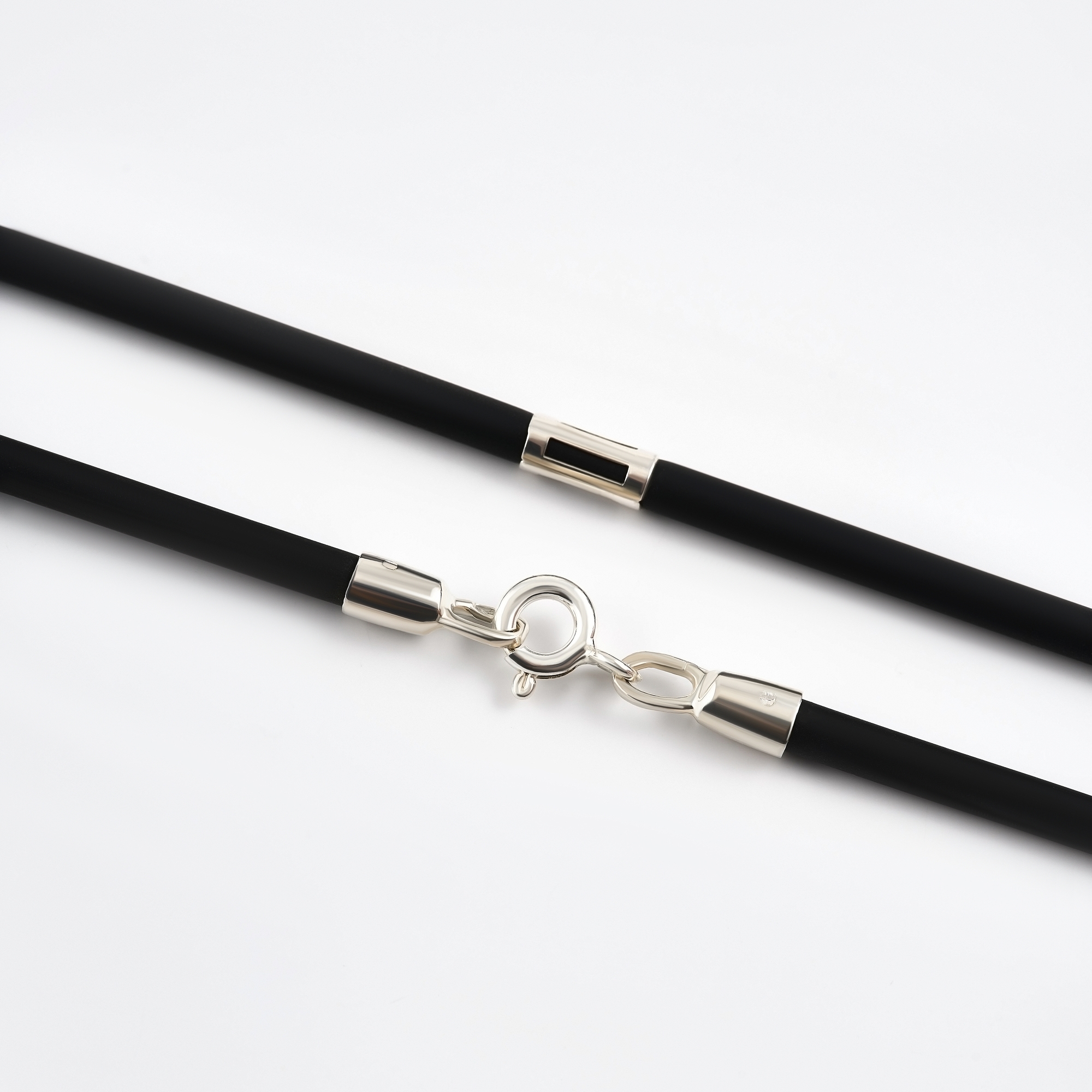 

Цепочка из серебра и каучука 70 см НАШЕ ЗОЛОТО НРСР6032-5к, НРСР6032-5к