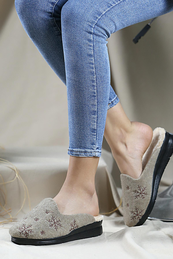 

Тапочки женские Pembe Potin 29177 серые 36 (доставка из-за рубежа), 29177