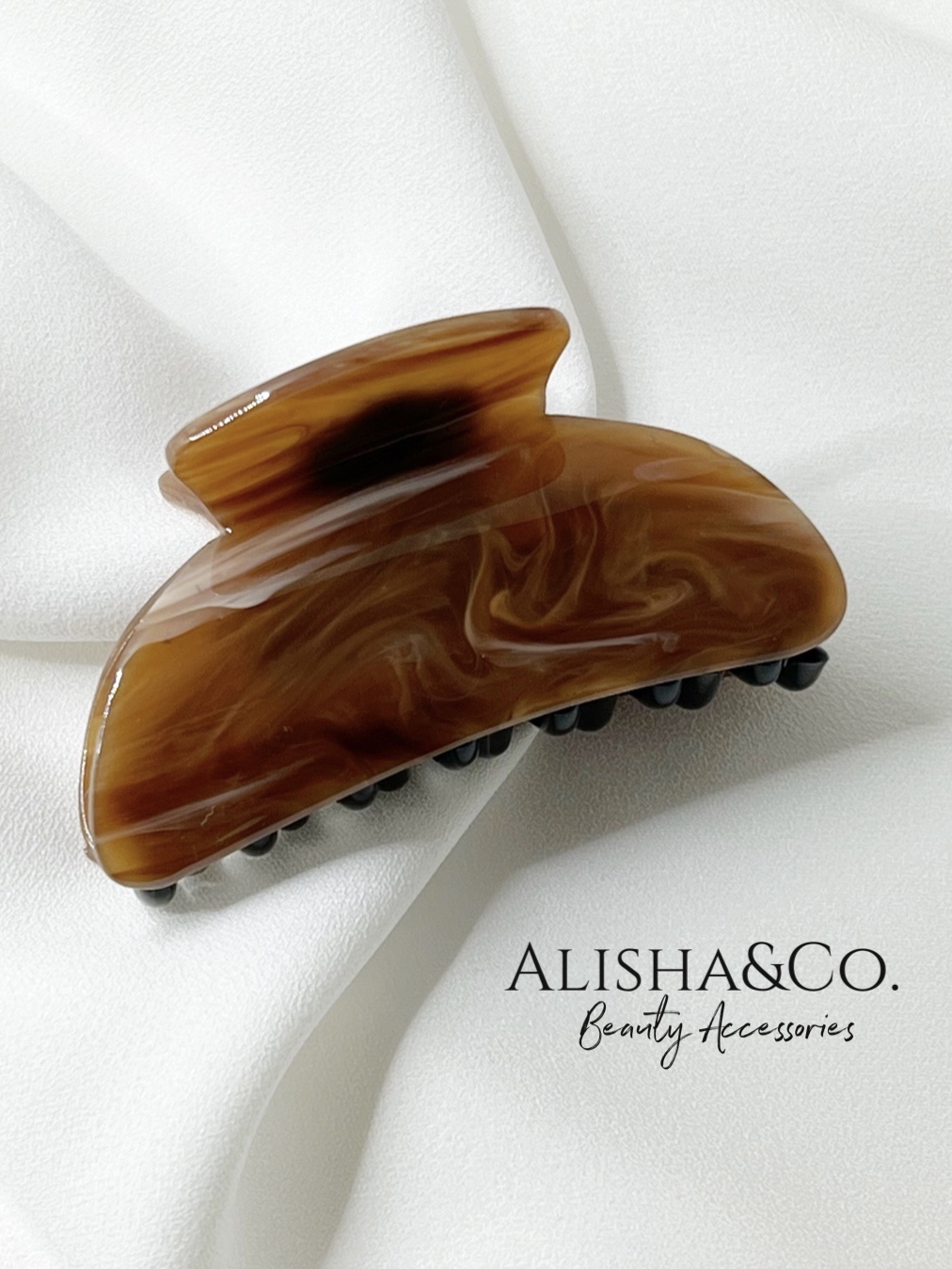 

Заколка-краб женская Alisha&Co. Middle Shell amber, 1 шт, Коричневый, Middle Shell