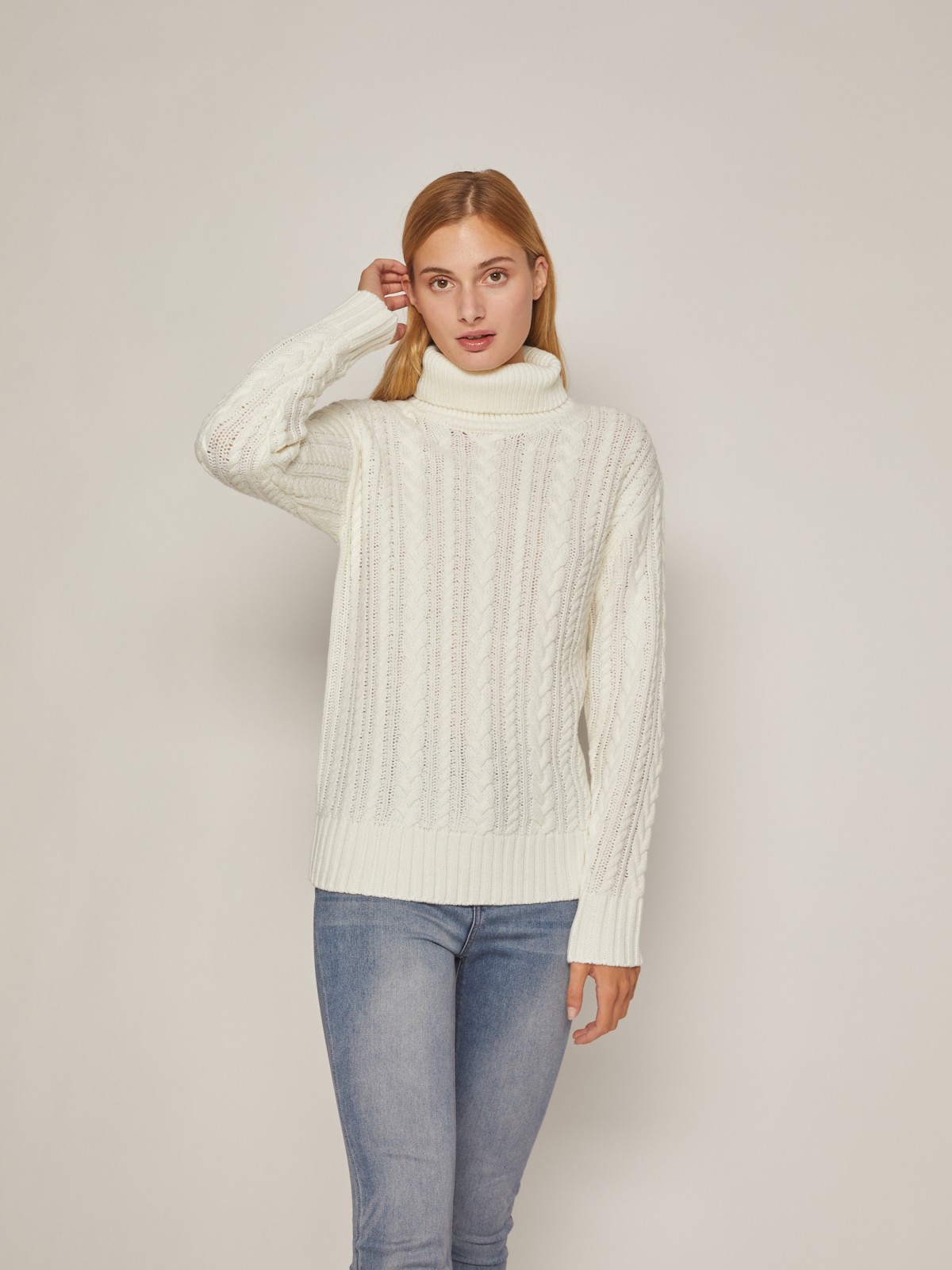фото Вязаный свитер с косами zolla, цвет молоко, размер m