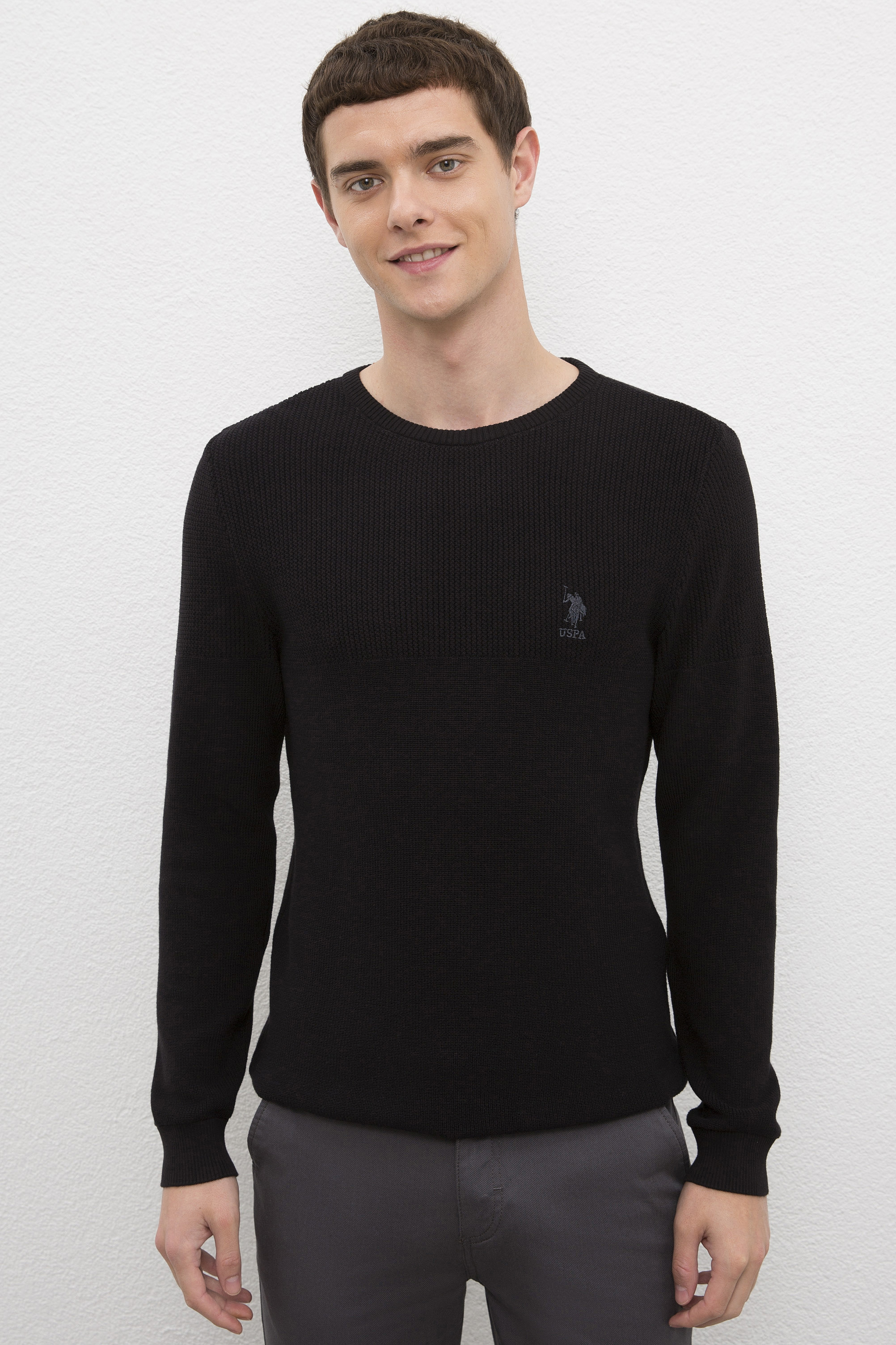 

Джемпер мужской U.S. POLO Assn. G081GL0TK0HAYLE черный L