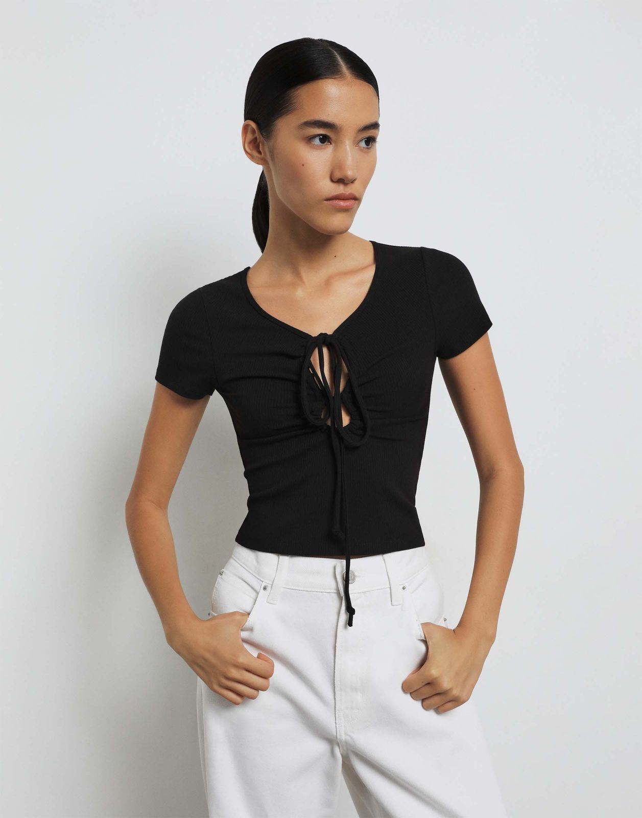 

Топ женский Gloria Jeans GKT022080 черный S/170, GKT022080