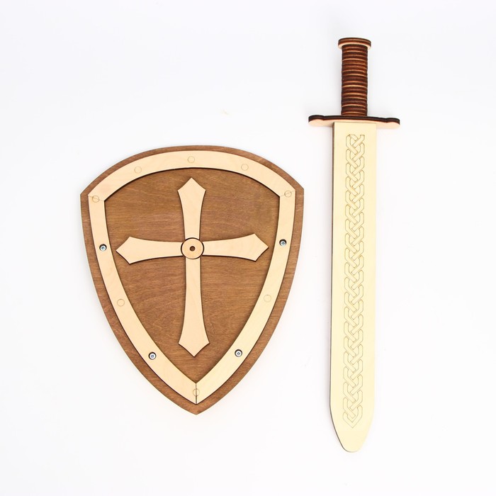 Деревянное игрушечное оружие «Щит и меч» 24?44,5?5,6 см