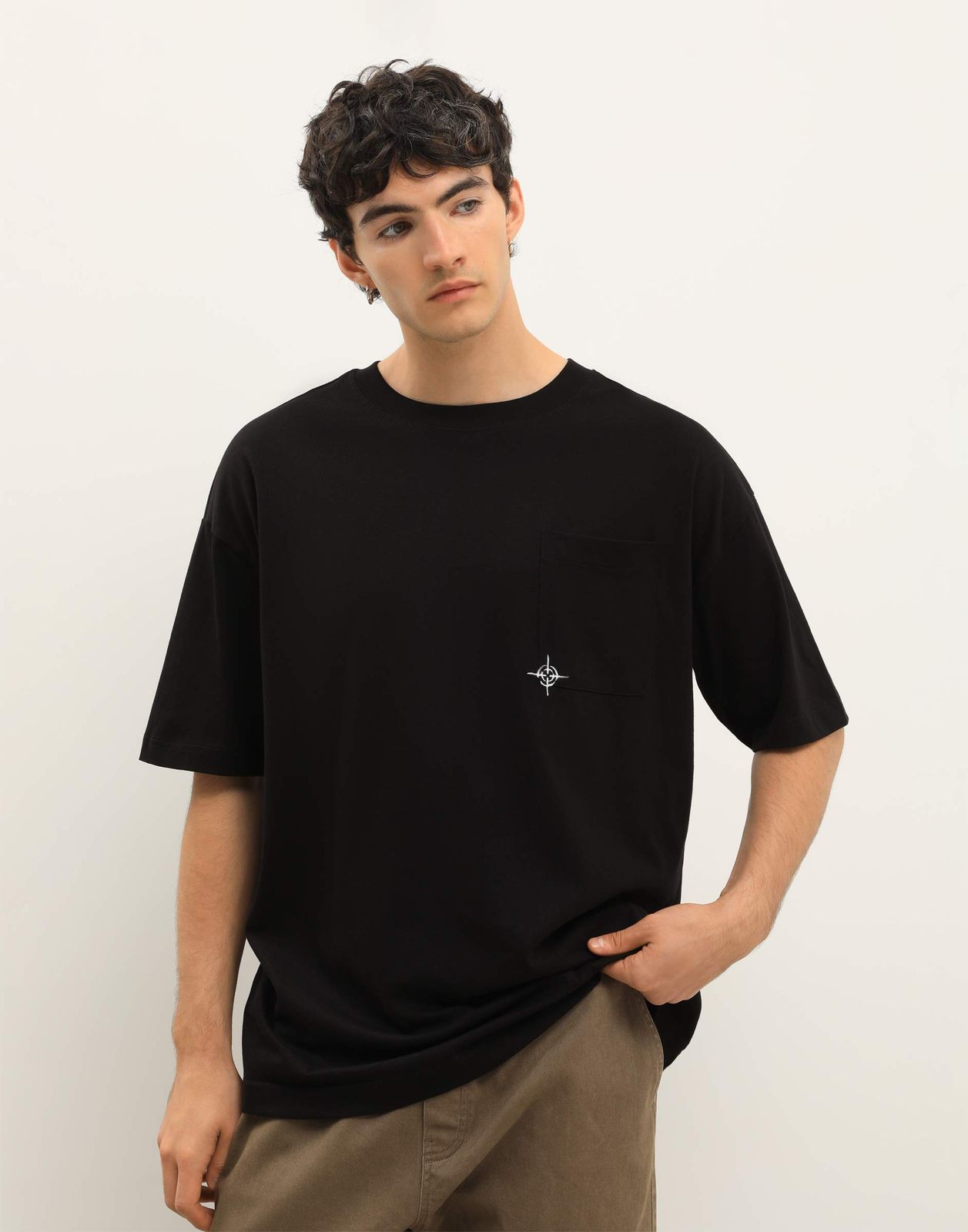 

Футболка мужская Gloria Jeans BKT014526 черный S/182, BKT014526
