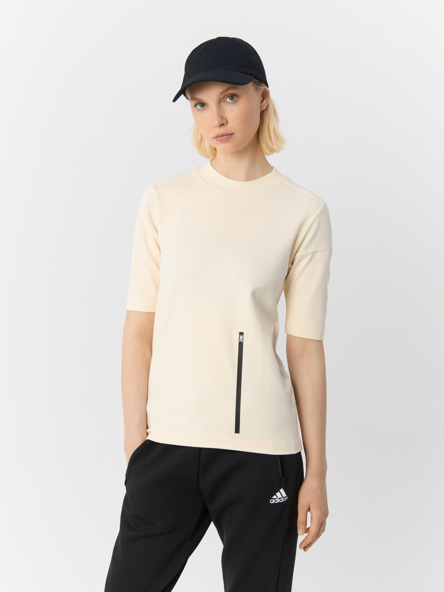 

Футболка женская Adidas Z.N.E. Sportswear Tee H40973 бежевая XS, Бежевый, Z.N.E. Sportswear Tee