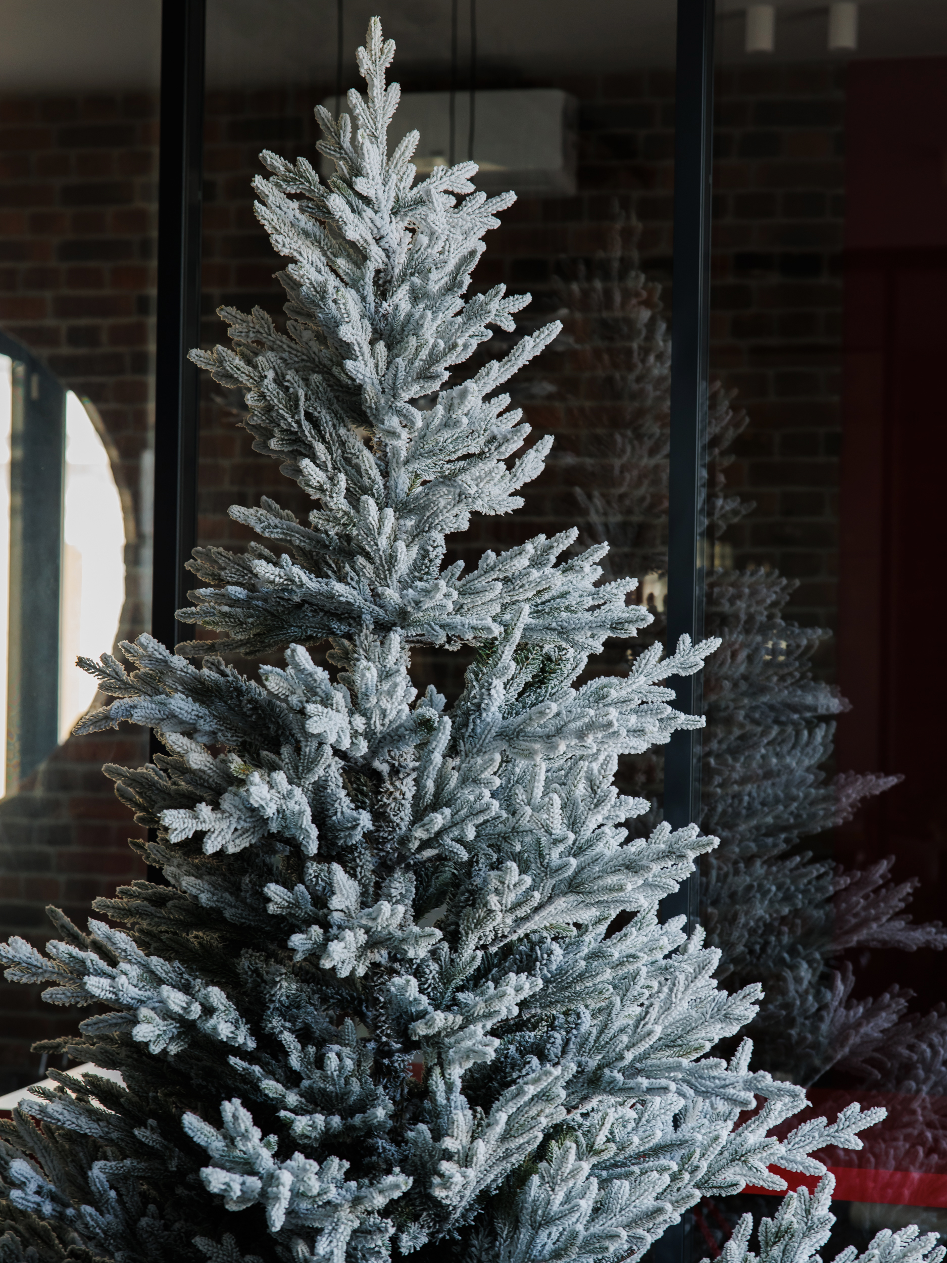 Ель искусственная литая Волшебство на ветках VNVTR3-230 230 см зеленая заснеженная