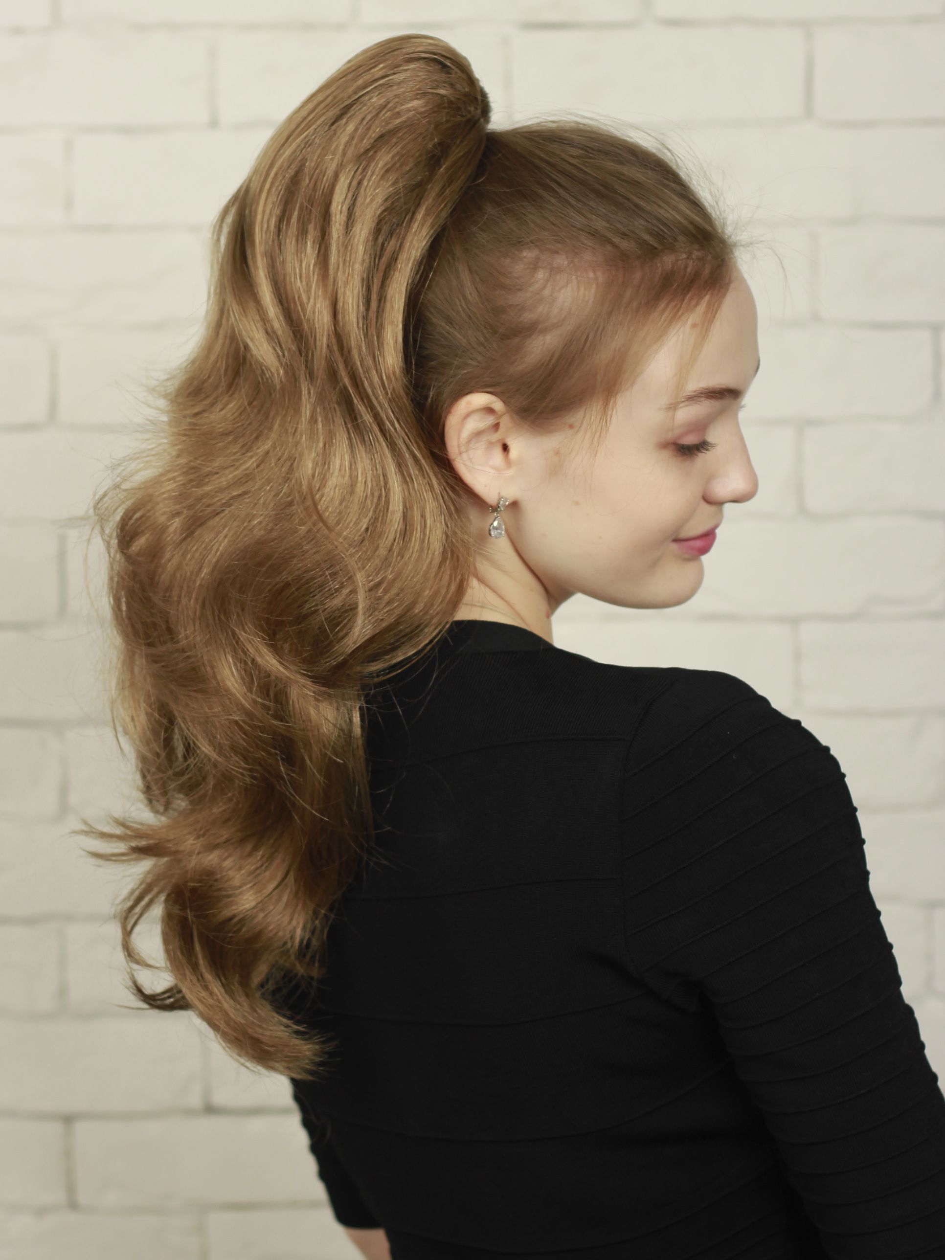 

Шиньон из волос WigStar на заколке-краб, волнистый, искусственный, русый натуральный, T601