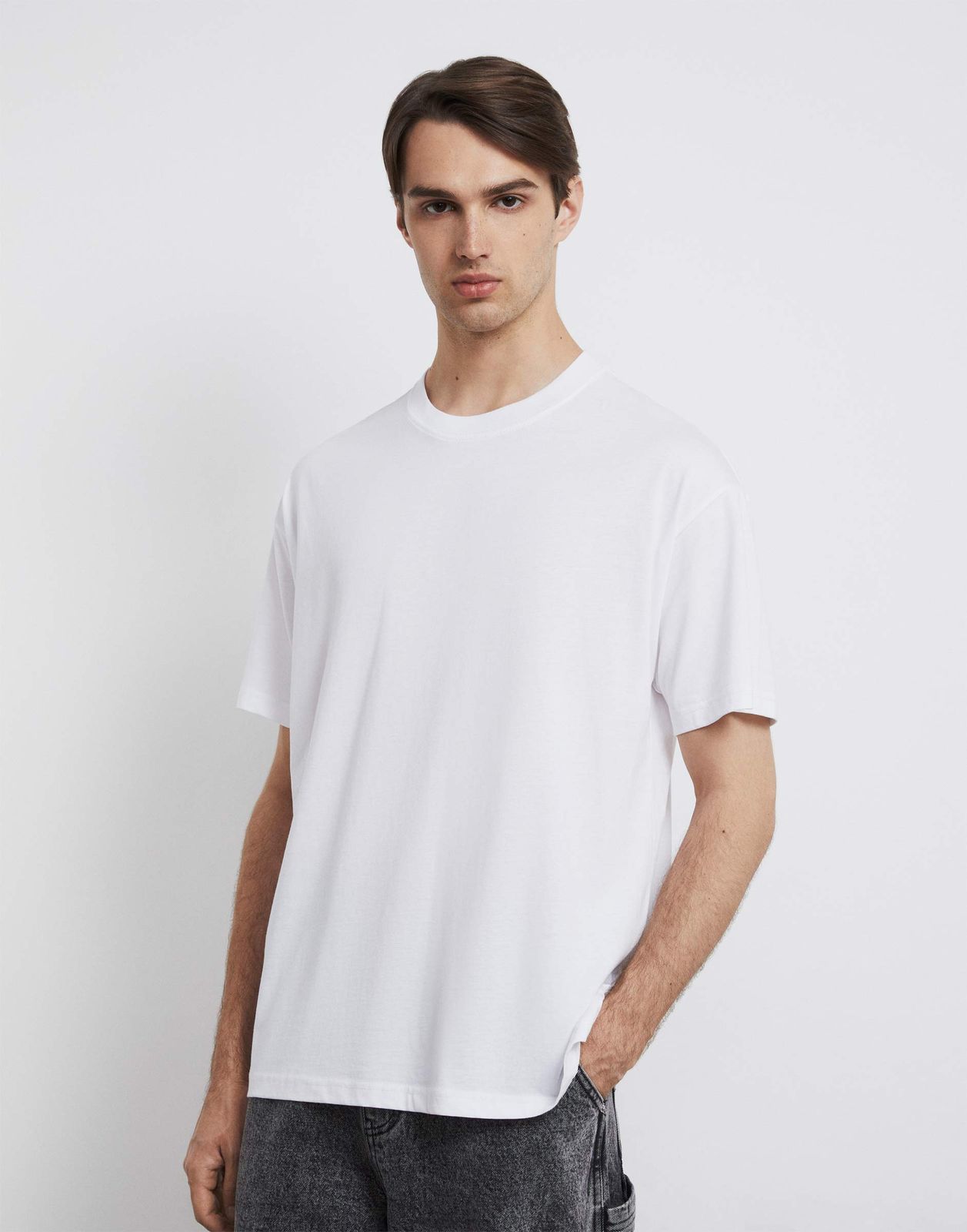

Футболка мужская Gloria Jeans BKT016158 белый M/182, BKT016158