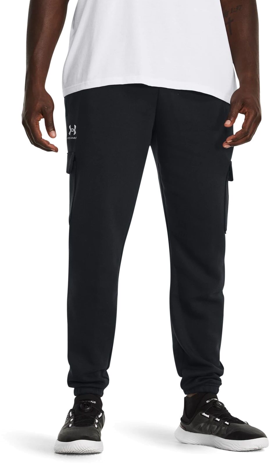 

Спортивные брюки мужские Under Armour UA Essential Flc Cargo Pant черные LG, Черный, UA Essential Flc Cargo Pant