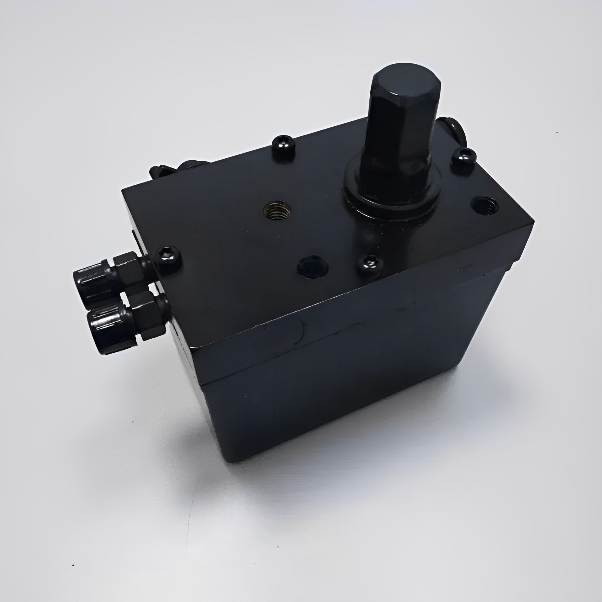

EMMERRE EM974942 насос подъема кабины RVI Premium Kerax 1шт