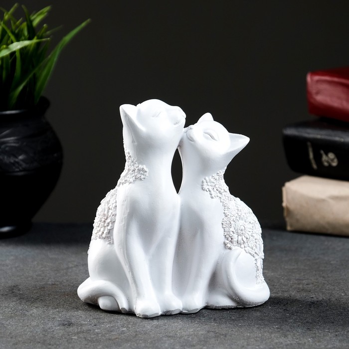 

Фигура Кот и Кошка белый, 14х13см