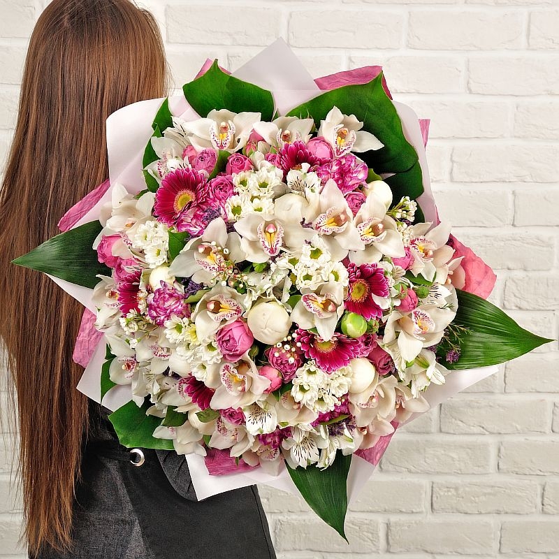 

Букет из пионов, гермини, орхидей, роз Sfloristic "Всплеск" 73 шт 50 см, Всплеск