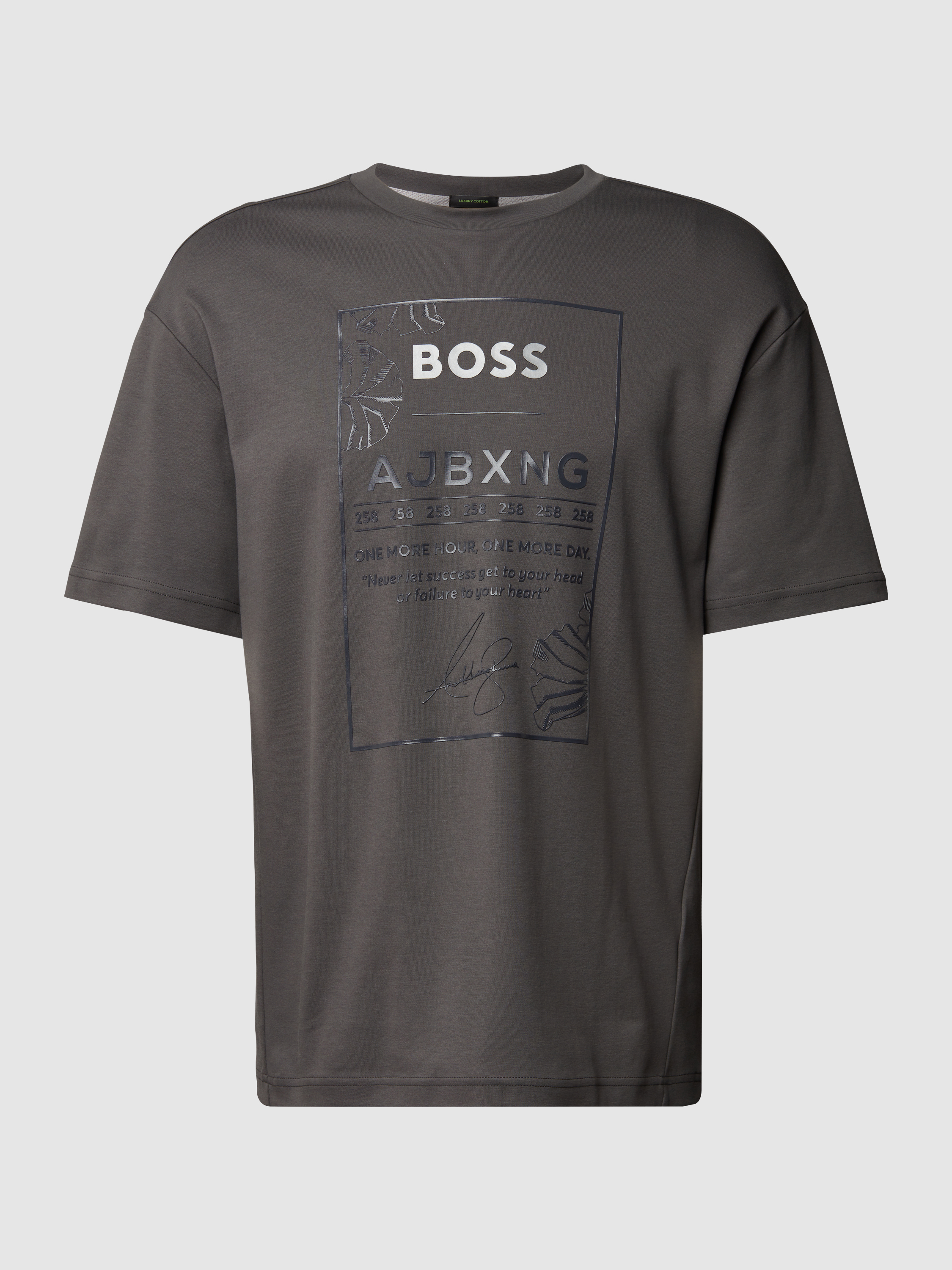 

Футболка мужская BOSS 1499030 серая M (доставка из-за рубежа), Серый, 1499030