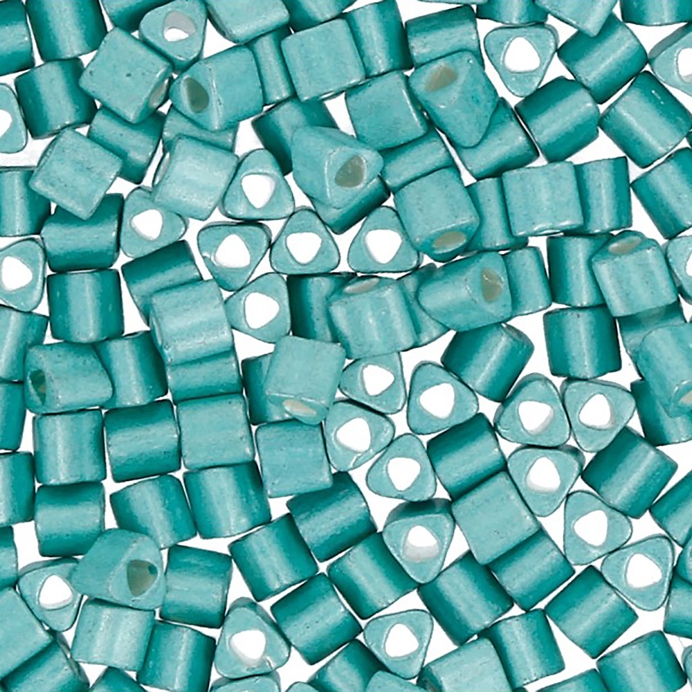 

Бисер TOHO Япония 11/0 Triangle №5 2,2 мм 5*5 г №0561F светло-зеленый матовый металлик