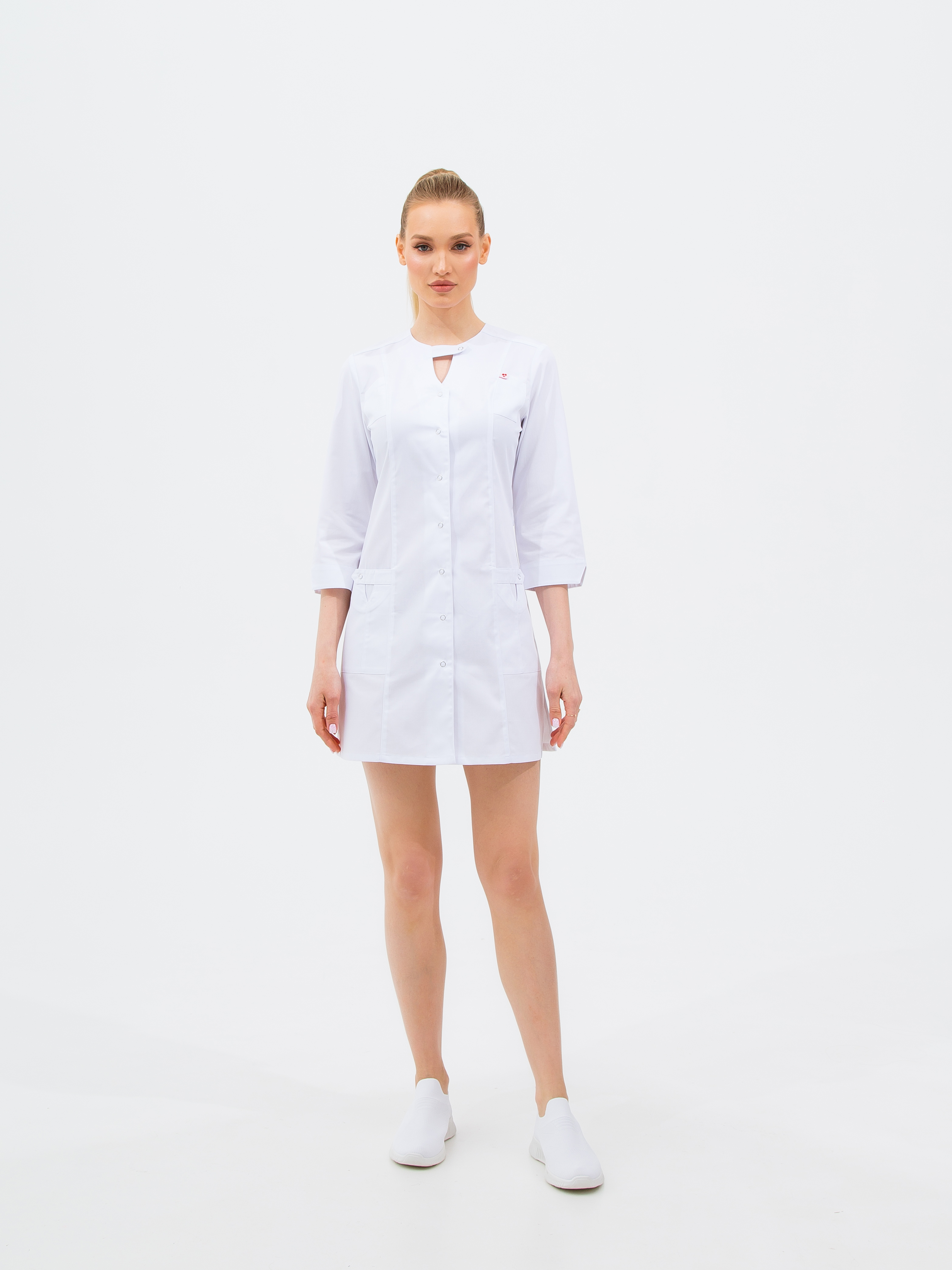 Халат медицинский женский LINESTA 111 белый 64 RU