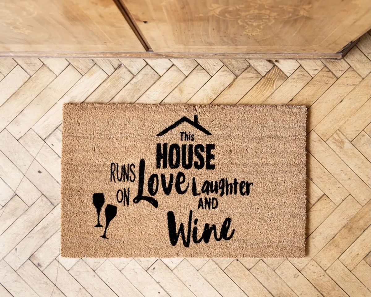 Коврик придверный, Hello Beautiful, This house runs on love laughter and wine, 0.4 x 0.6 м