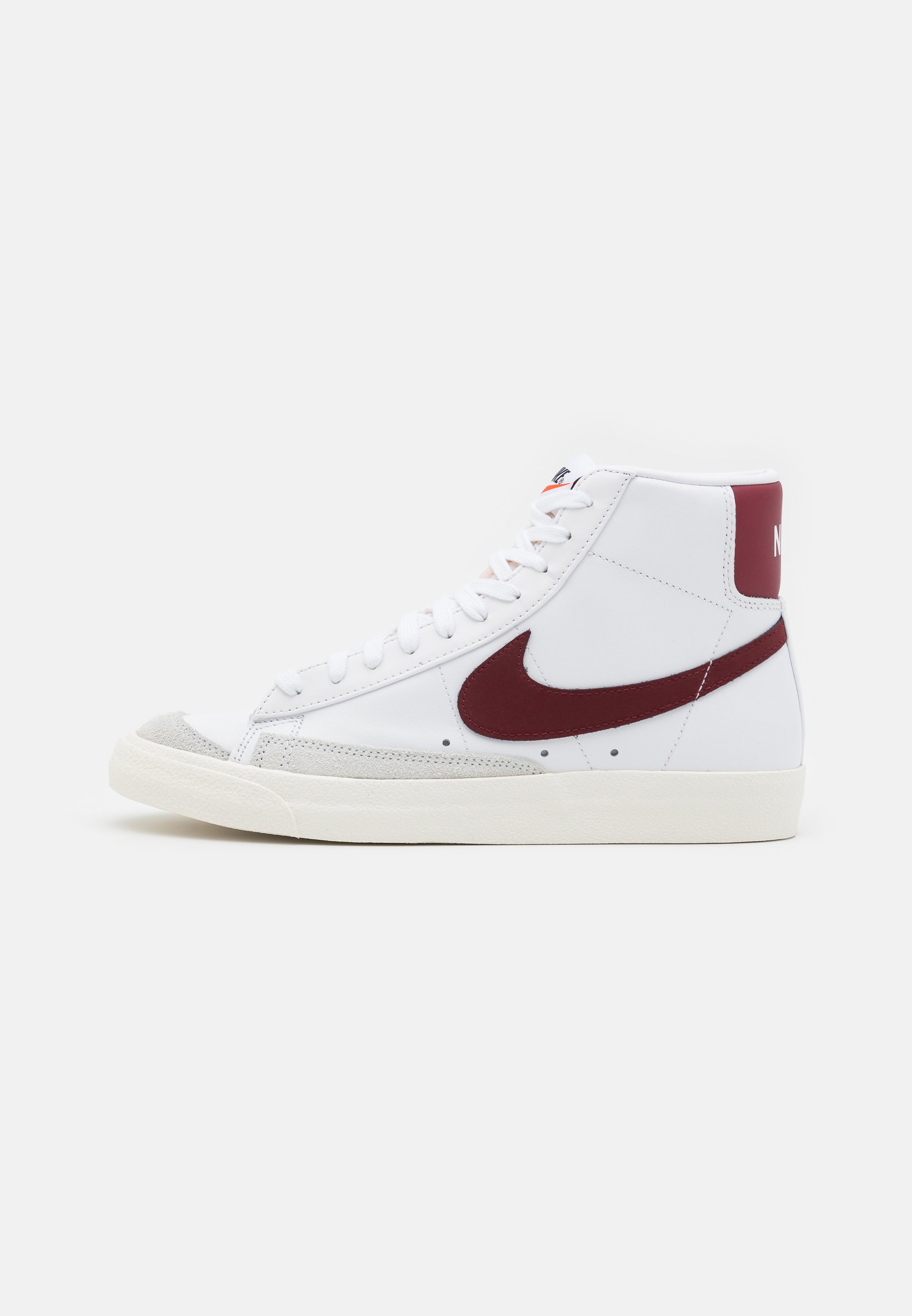 

Кеды мужские Nike Sportswear Blazer Mid '77 Vntg белые 42 EU (доставка из-за рубежа), Белый, Blazer Mid '77 Vntg