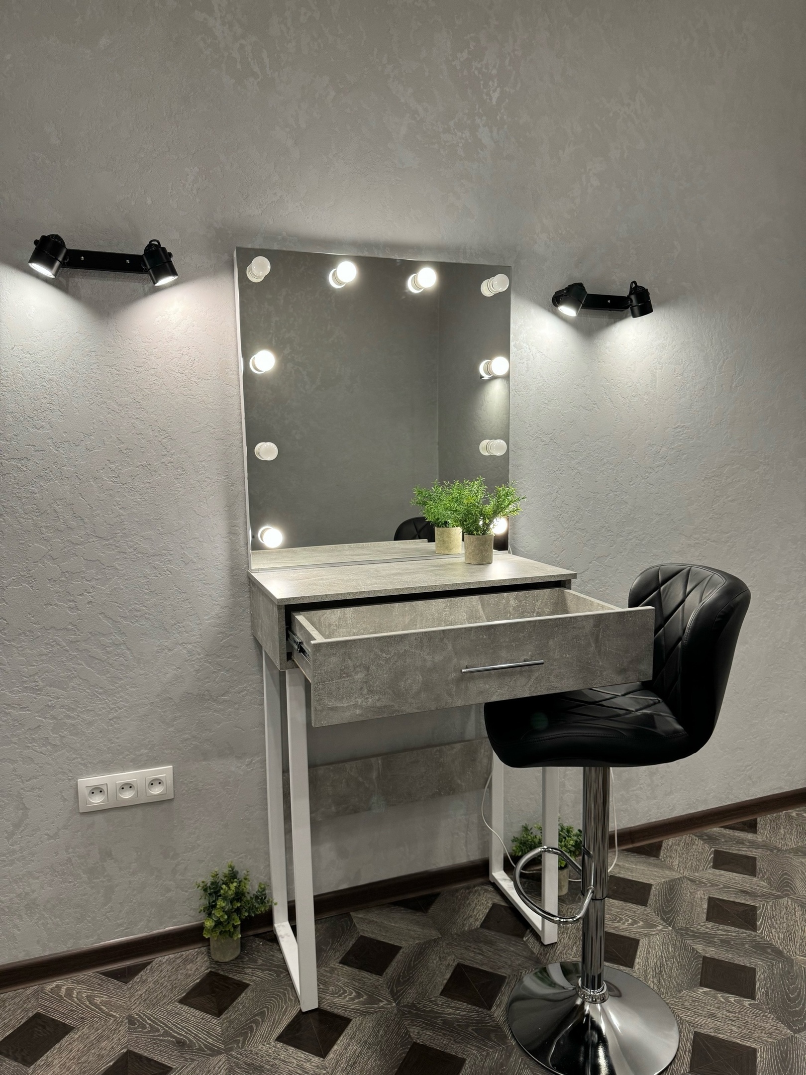 

Туалетный стол AMur Mirrors Ательер с зеркалом 180х75х40 светлый, Серый