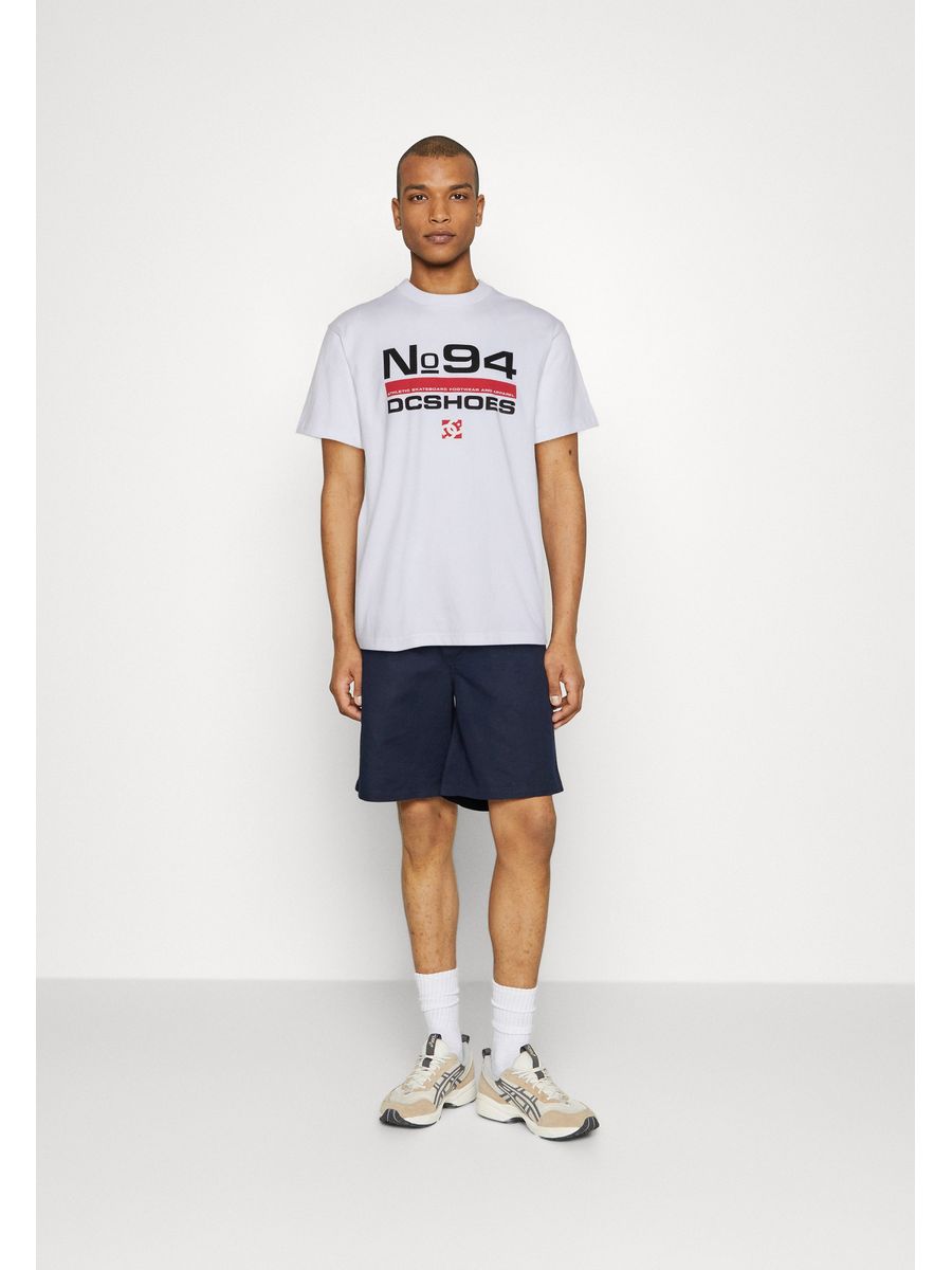 

Футболка унисекс DC SHOES DC121000D белая M, Белый, DC121000D