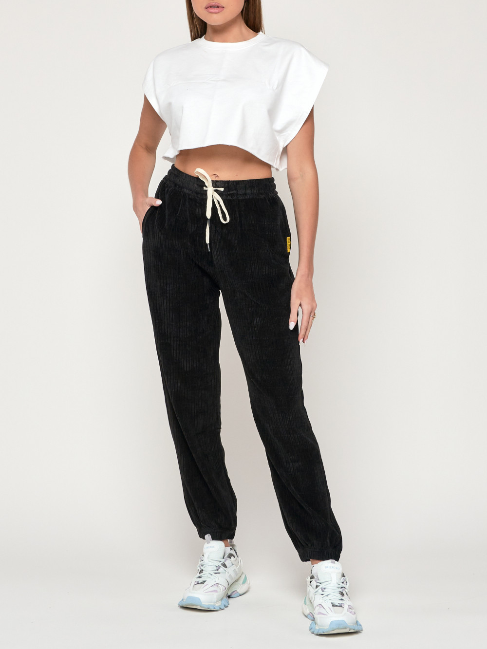 

Спортивные брюки женские NoBrand AD114 черные 52 RU, Черный, AD114