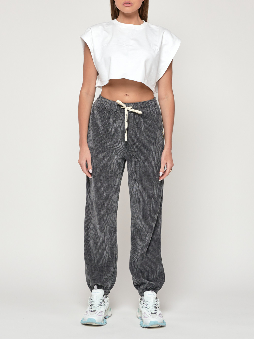 

Спортивные брюки женские NoBrand AD114 серые 52 RU, AD114