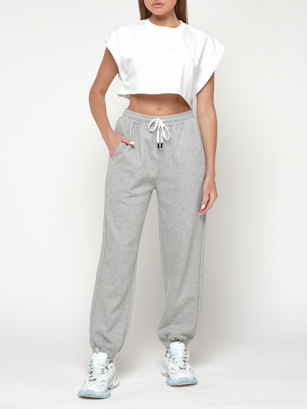 

Спортивные брюки женские NoBrand AD053 серые 52 RU, AD053