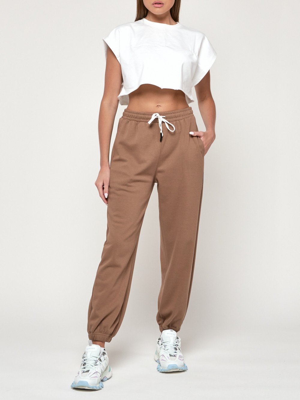 

Спортивные брюки женские NoBrand AD053 коричневые 48 RU, Коричневый, AD053
