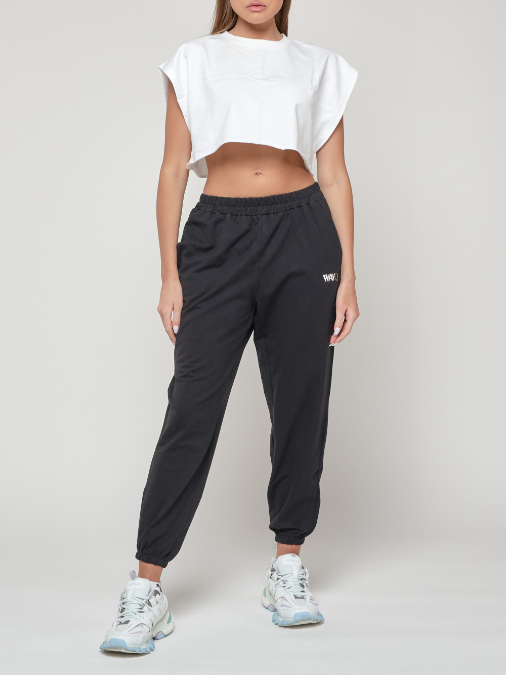 

Спортивные брюки женские NoBrand AD23332 черные 46 RU, Черный, AD23332