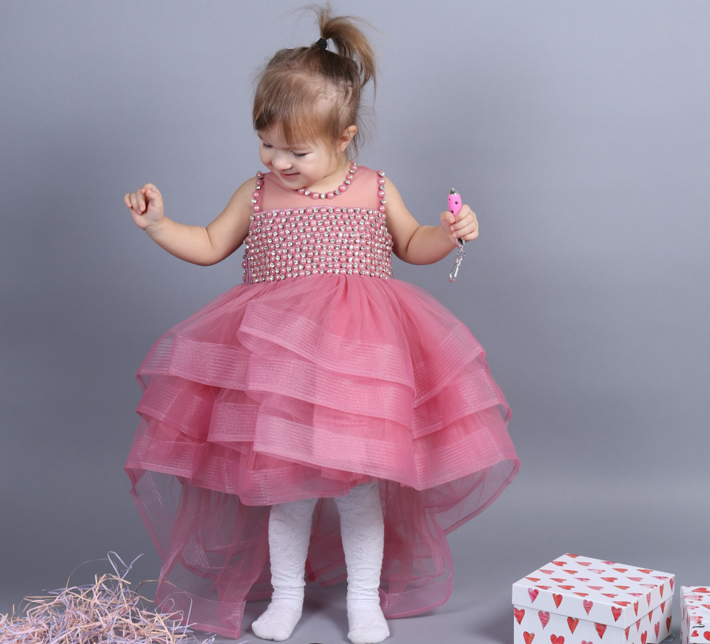 

Платье нарядное для девочки на год, на выпускной со шлейфом (Возраст 3 года, розовый), B-111-3P