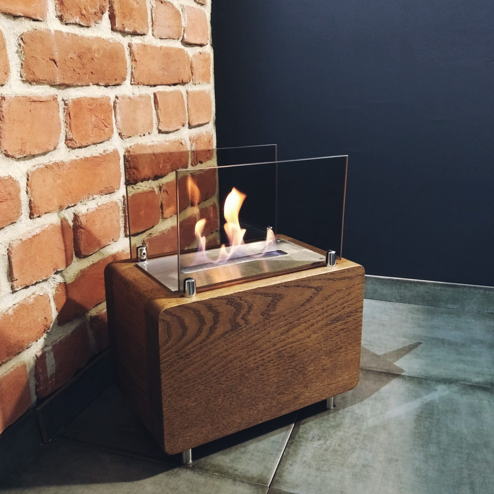 

Напольный биокамин из ценных пород дерева «Mini Cube Loft»