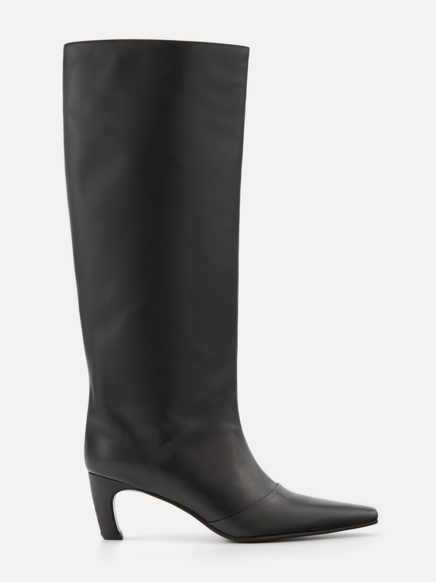 Ботфорты женские Arive 0532 чёрные 40 RU 15990₽