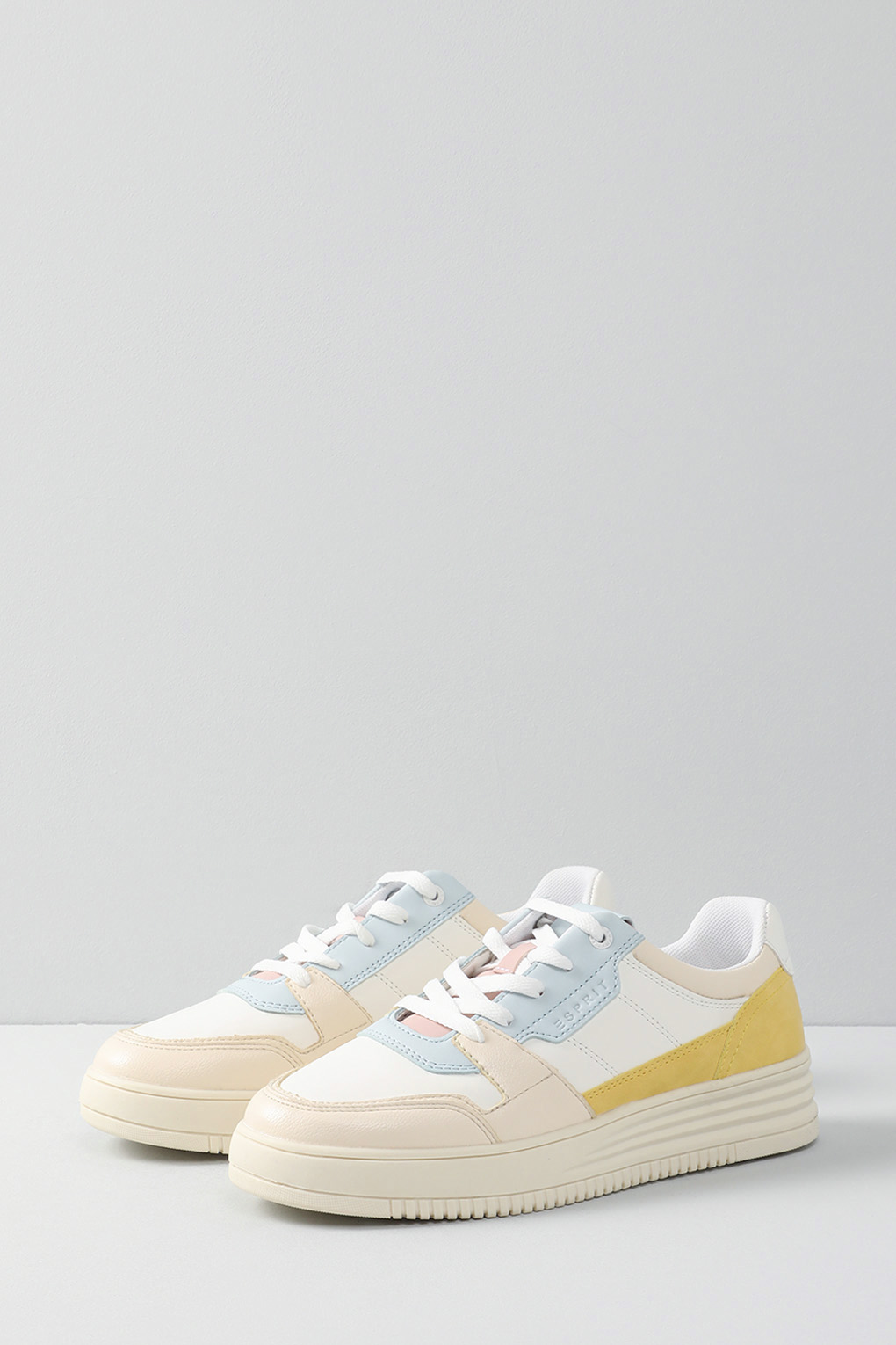 

Кеды женские Esprit 023ek1w324 бежевые 40 RU, 023ek1w324