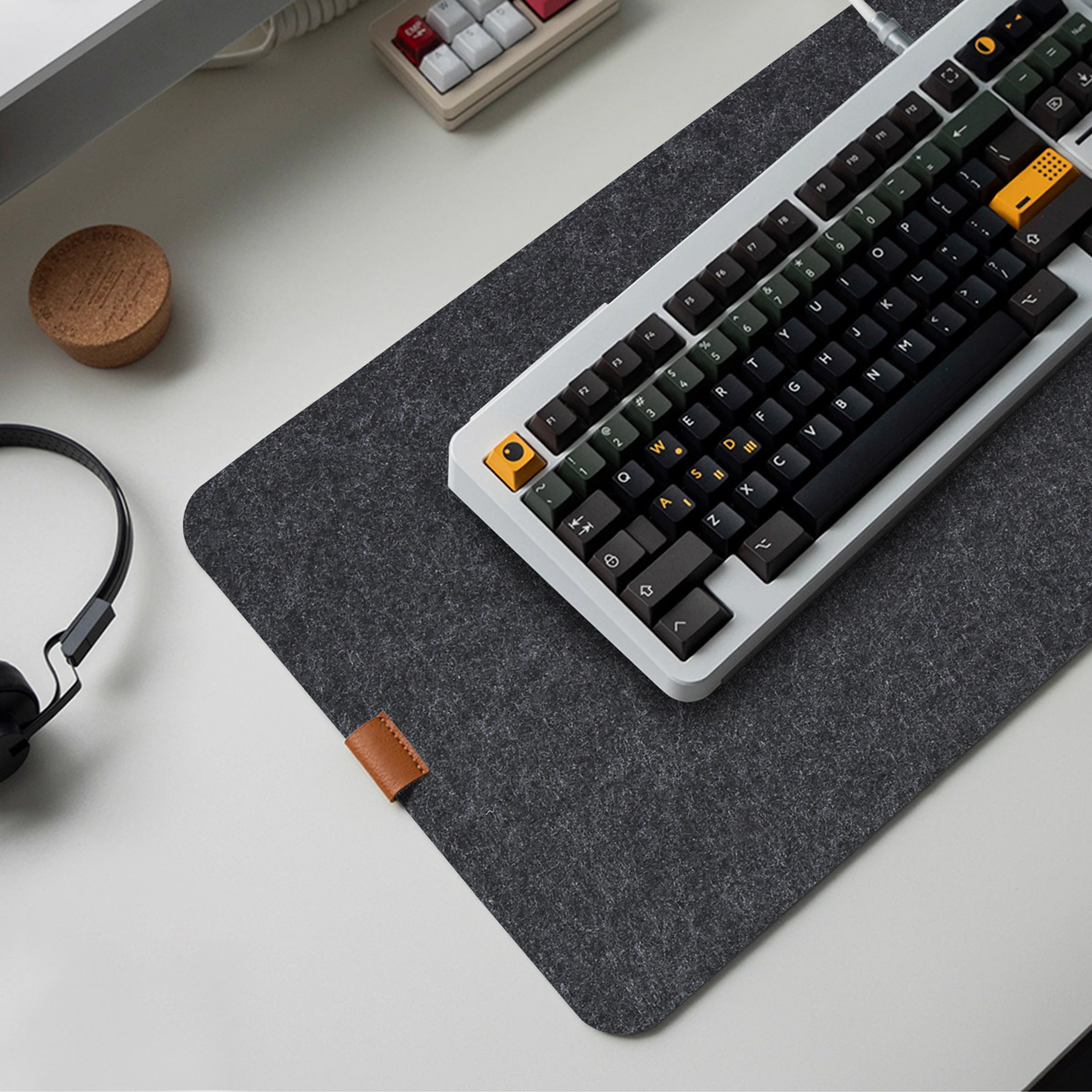 

Игровой коврик для мыши и клавиатуры NoBrand GEEKNOOK (20240405), Серый;черный, Коврик для мышки GEEKNOOK 90*43CM Темно-серый Фетр