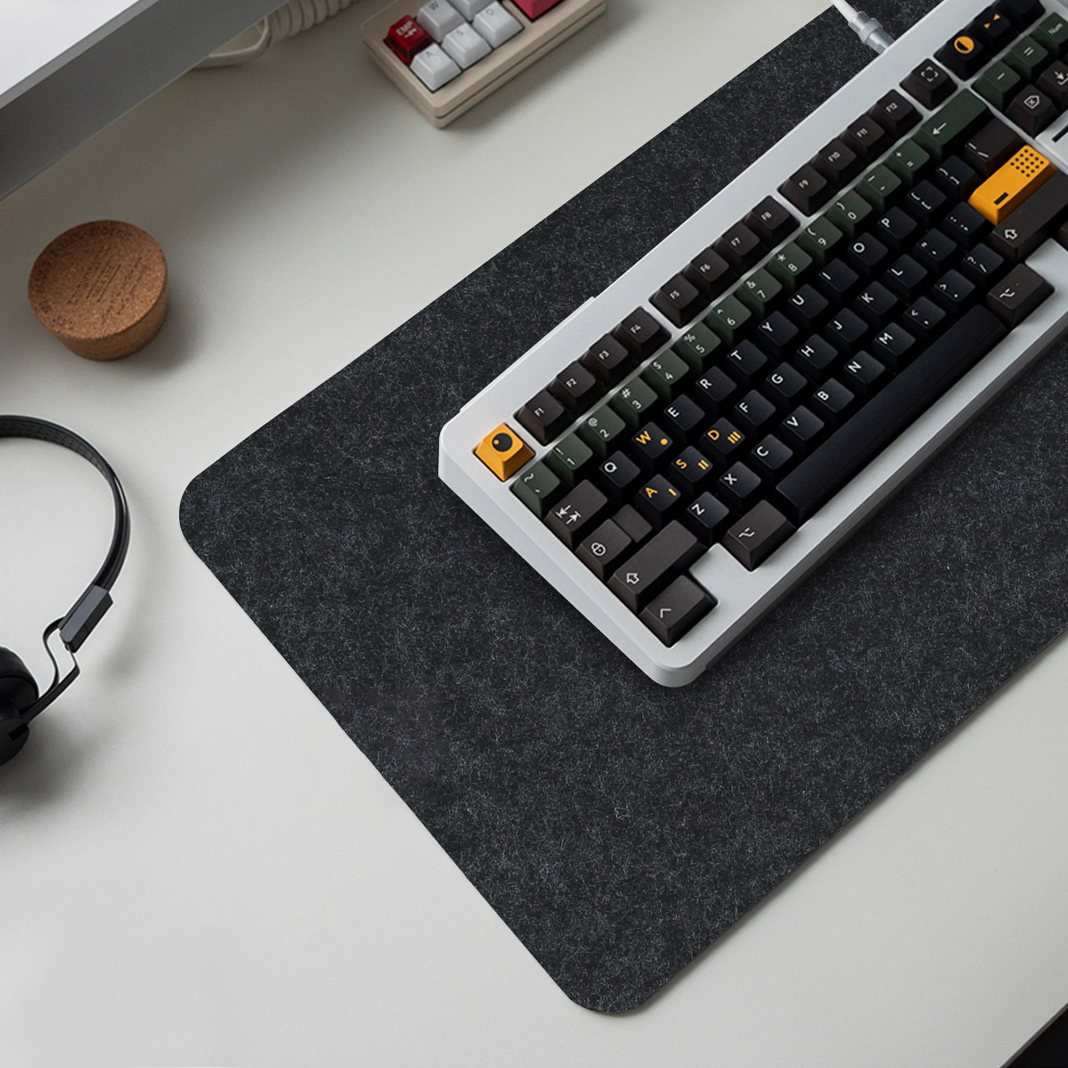 

Игровой коврик для мыши и клавиатуры NoBrand GEEKNOOK (20240400), Черный, Коврик для мышки GEEKNOOK 80*40CM Черный Фетр