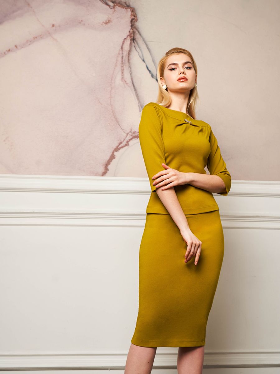 

Костюм женский AVEMOD AVE433 зеленый 44 RU, AVE433