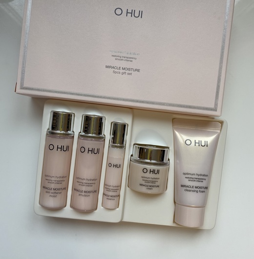 

Набор для ухода за лицом O HUI на керамидах MIRACLE MOISTURE минисет