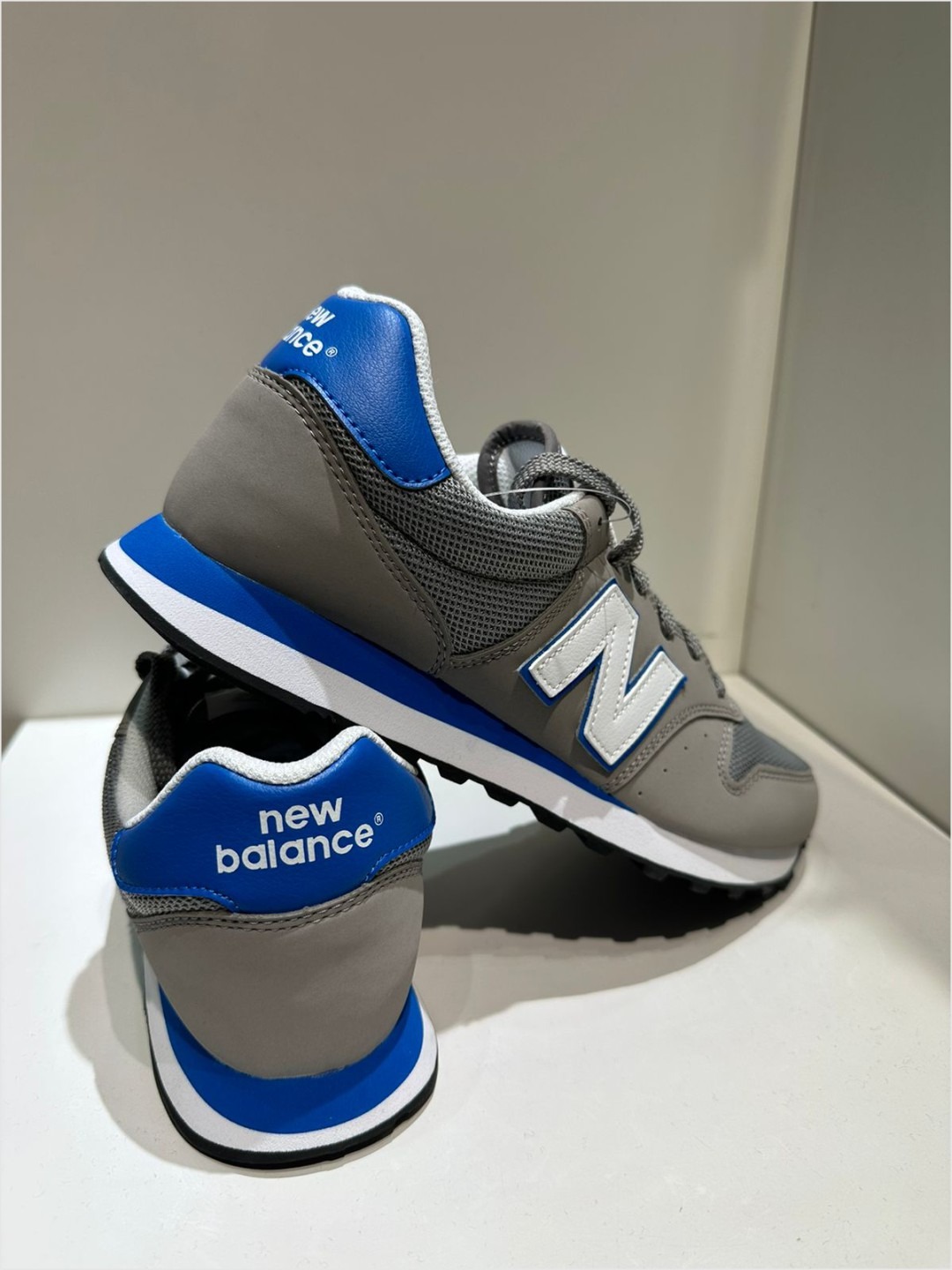 

Кроссовки мужские New Balance 500 серые 42 EU, Серый, 500