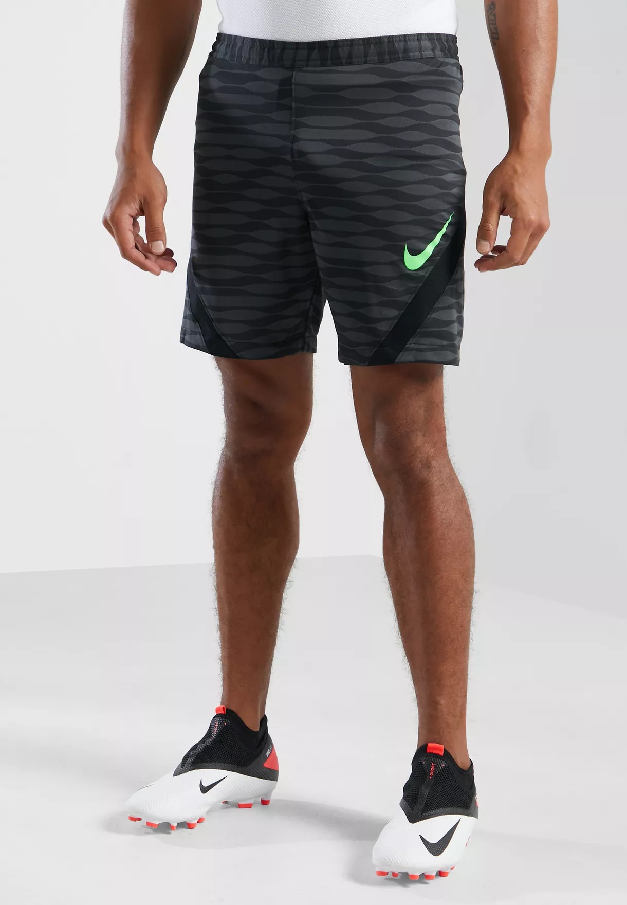 

Шорты женские Nike CW5850 черные M, CW5850