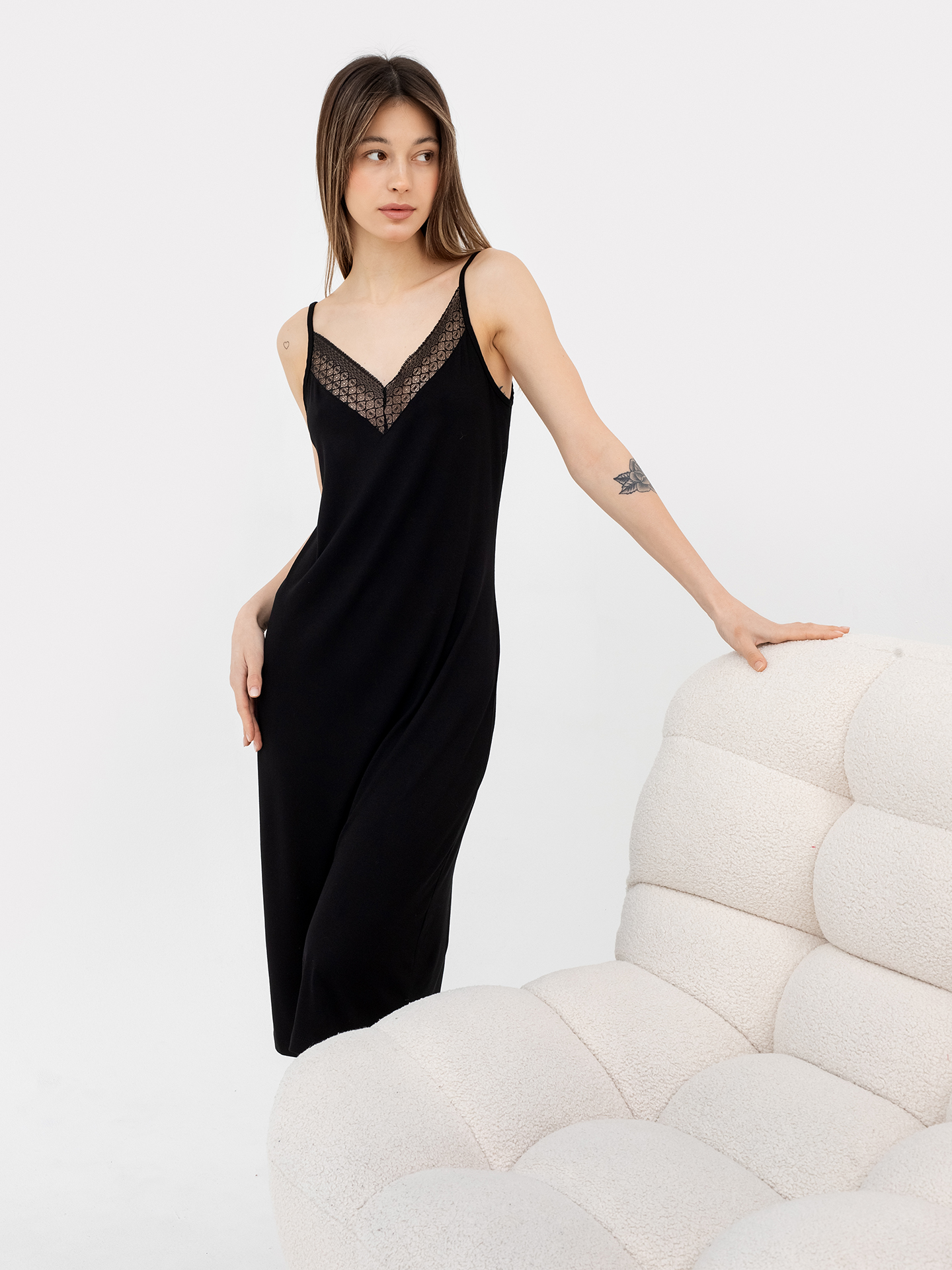 

Ночная сорочка женская MARK FORMELLE 572376 1 черная 164/170-104-110, Черный, КОМБИНАЦИЯ ЖЕНСКАЯ 572376/1