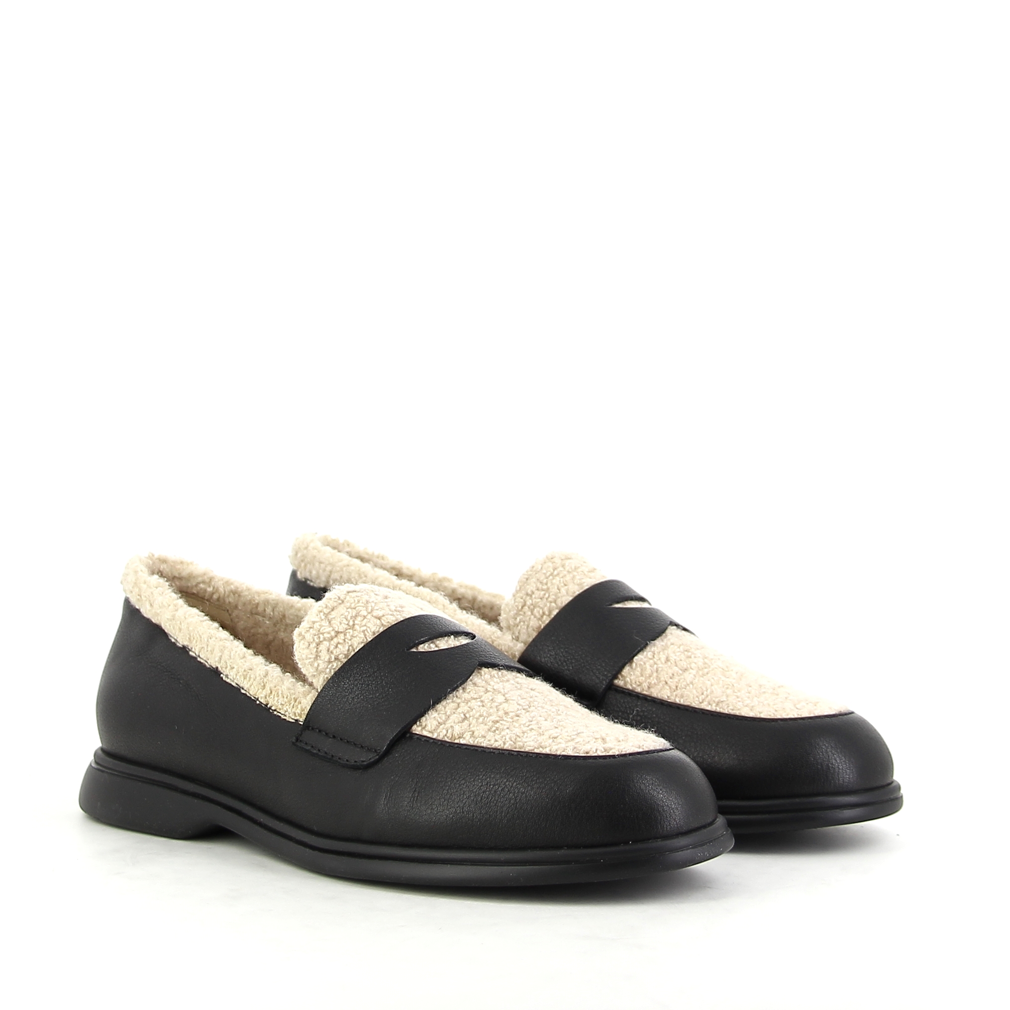 

Лоферы женские Giovanni Fabiani W21809 черные 35 RU, W21809