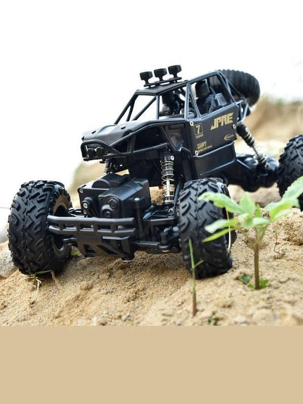 

Монстр-трак на радиоуправлении Radio Control черный